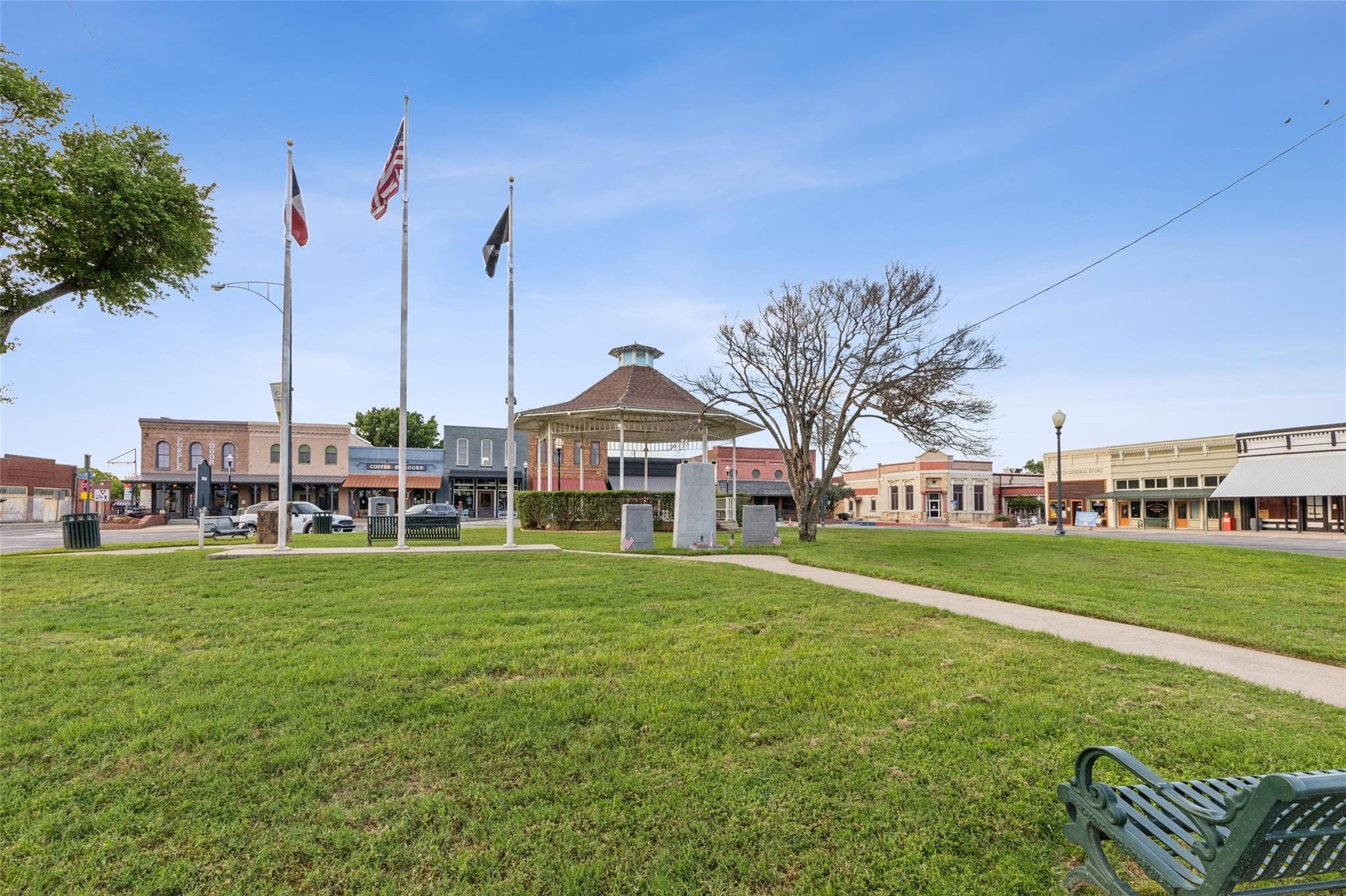 405 W Clifton Street Pilot Point TX 76258
