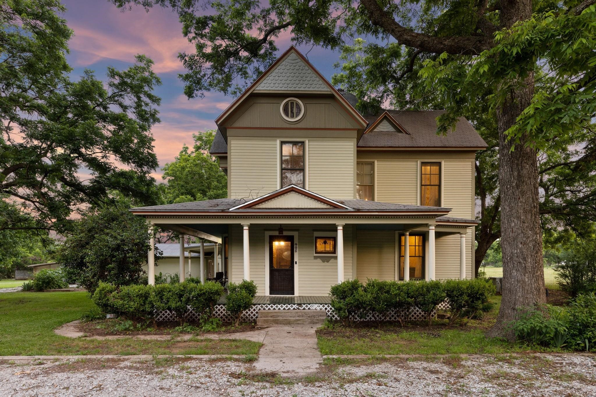 405 W Clifton Street Pilot Point TX 76258