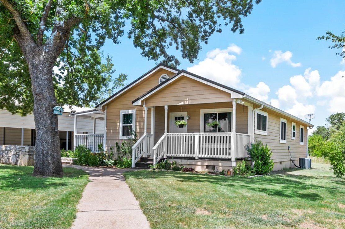 5926 Courtney Lane Burleson TX 76028