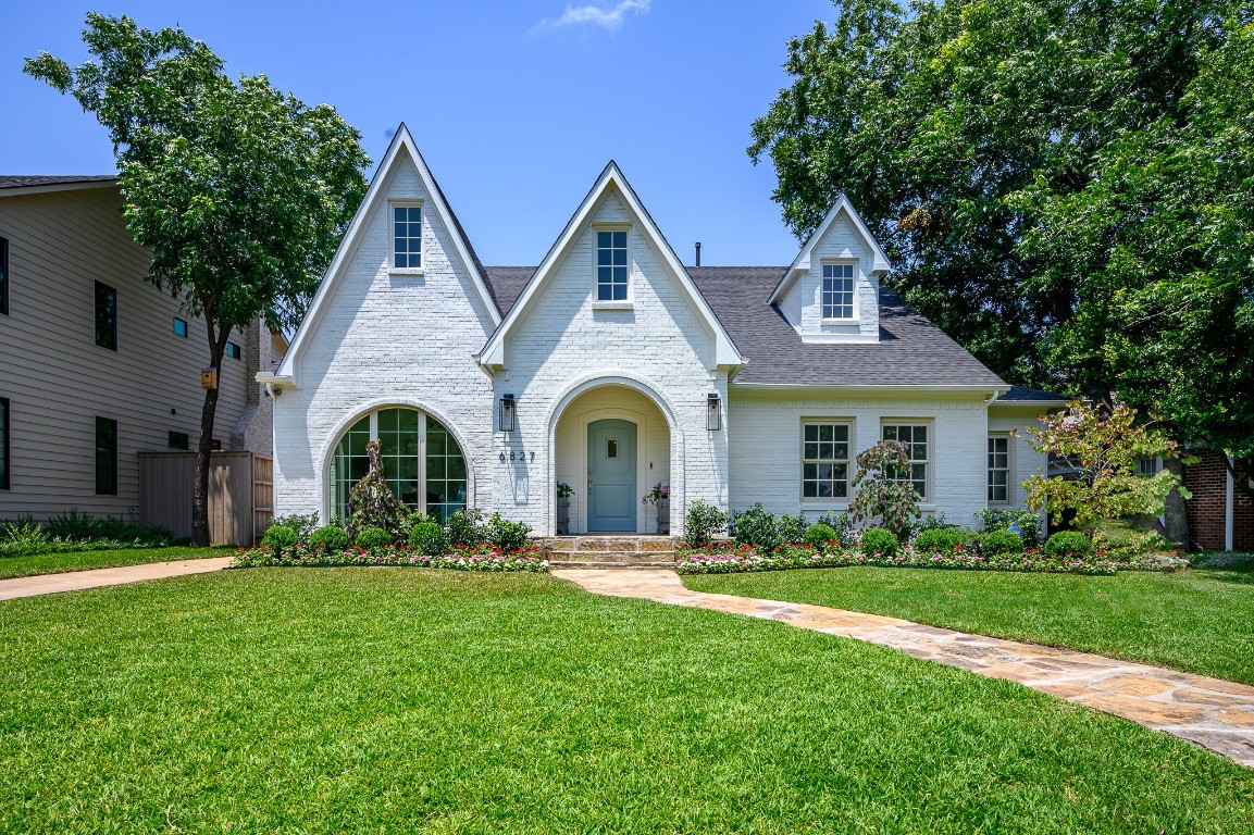 6827 Clayton Avenue Dallas TX 75214
