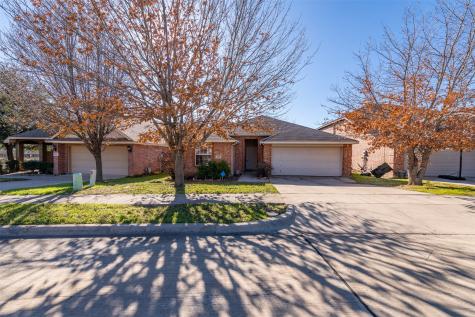 656 Hutchins Drive Crowley TX 76036