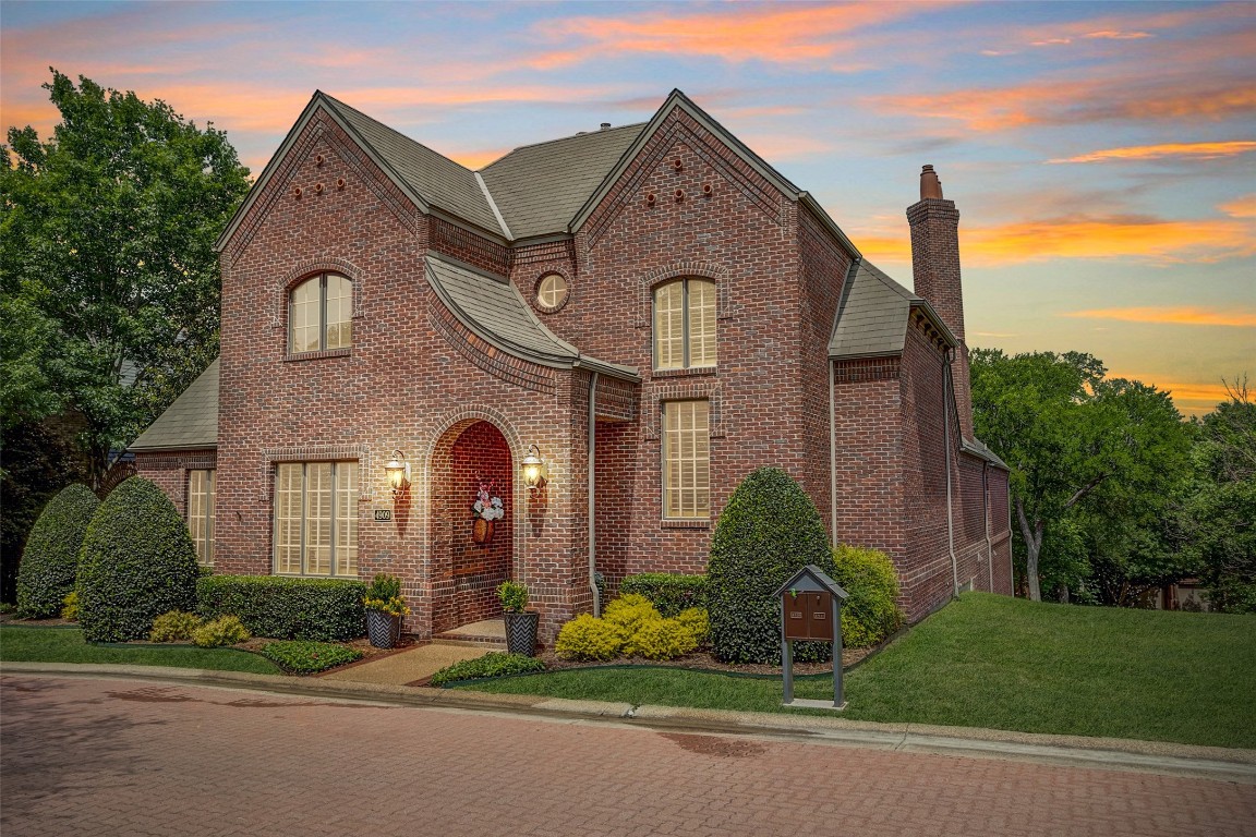 4909 Westbriar Drive Fort Worth TX 76109