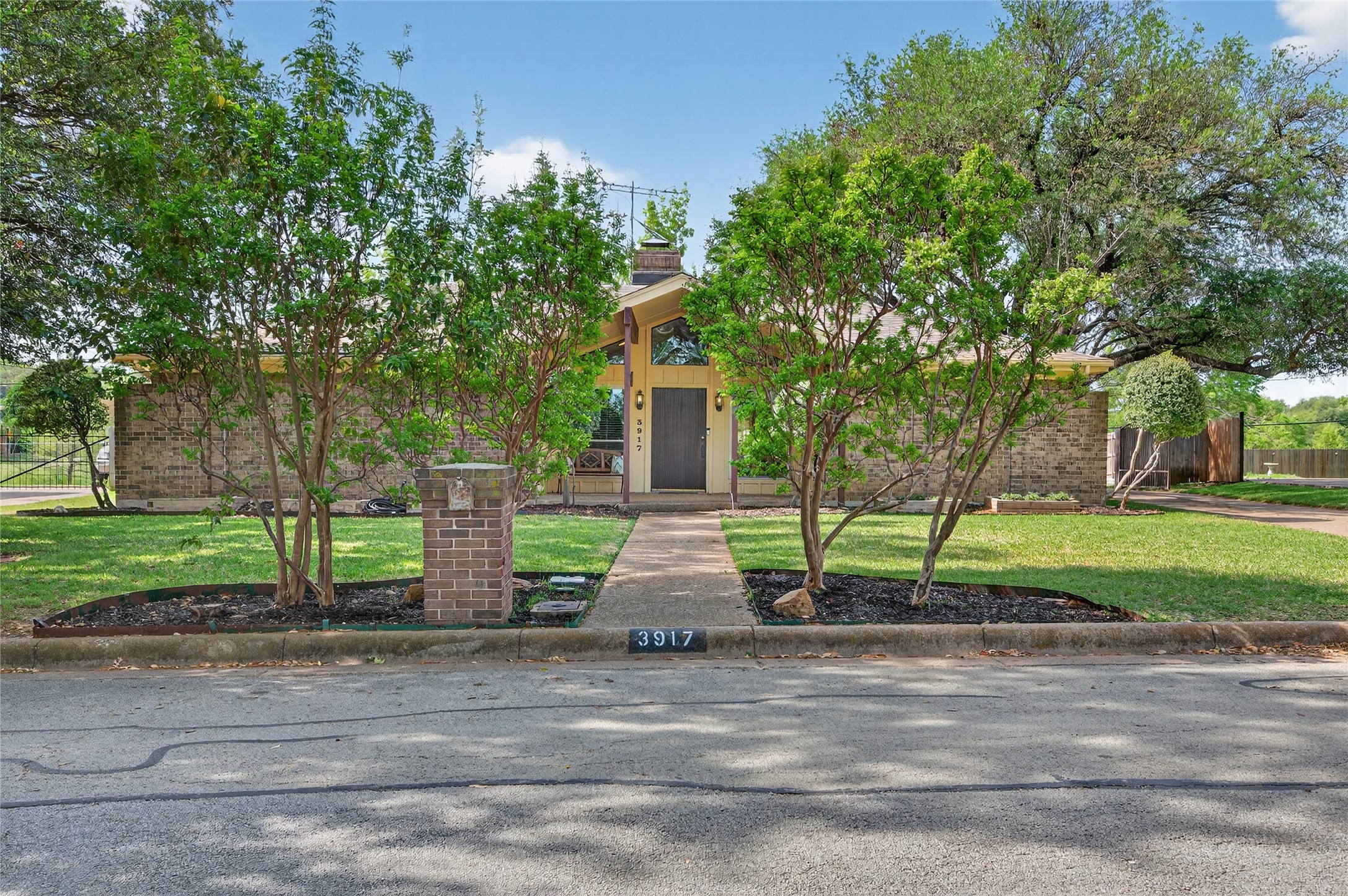 3917 Felisa Place Fort Worth TX 76133