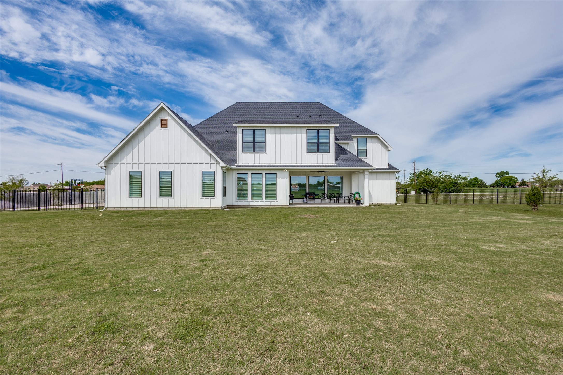 2255 County Road 377 Van Alstyne TX 75495