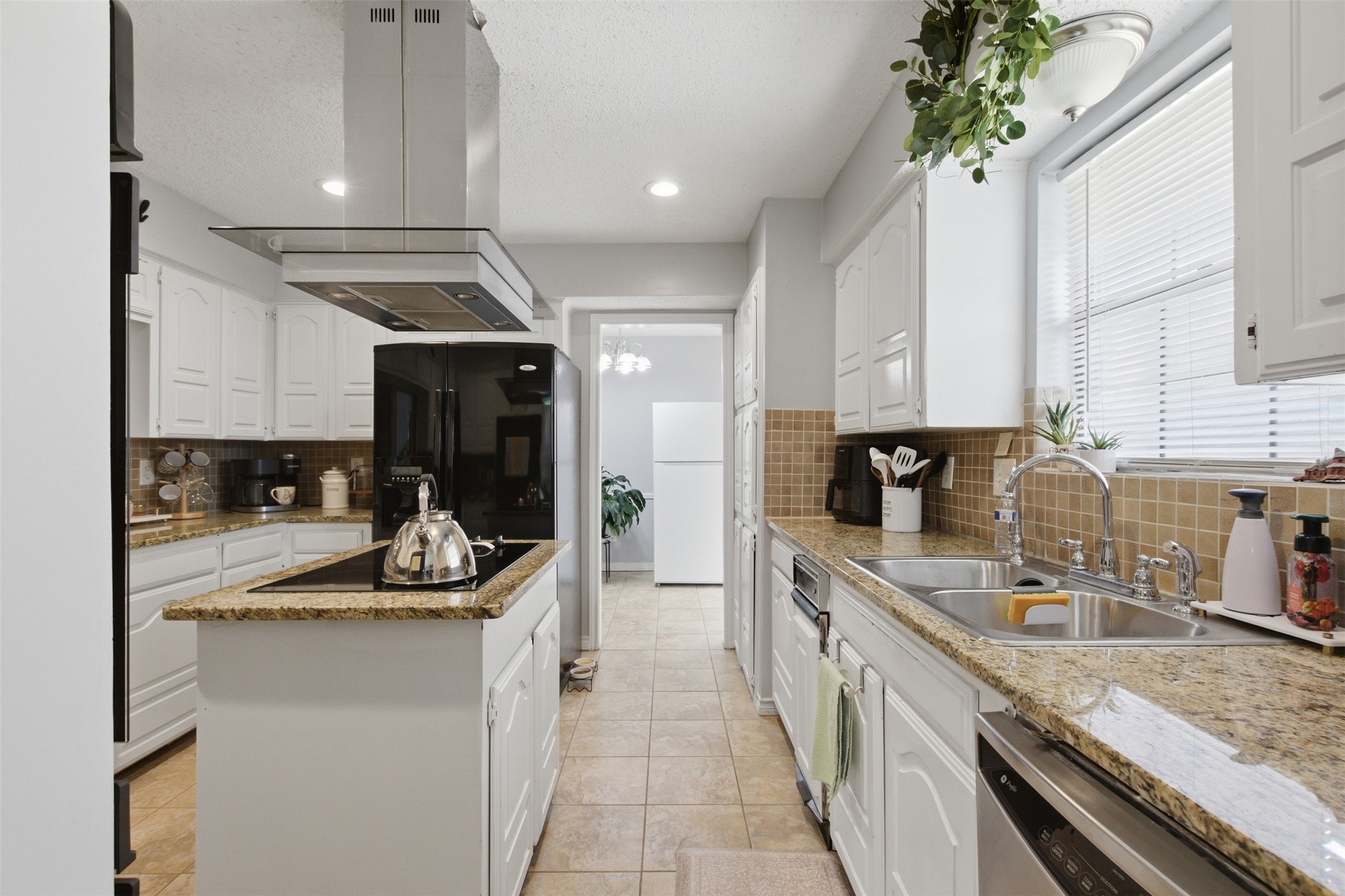 1933 Potter Lane Mesquite TX 75149