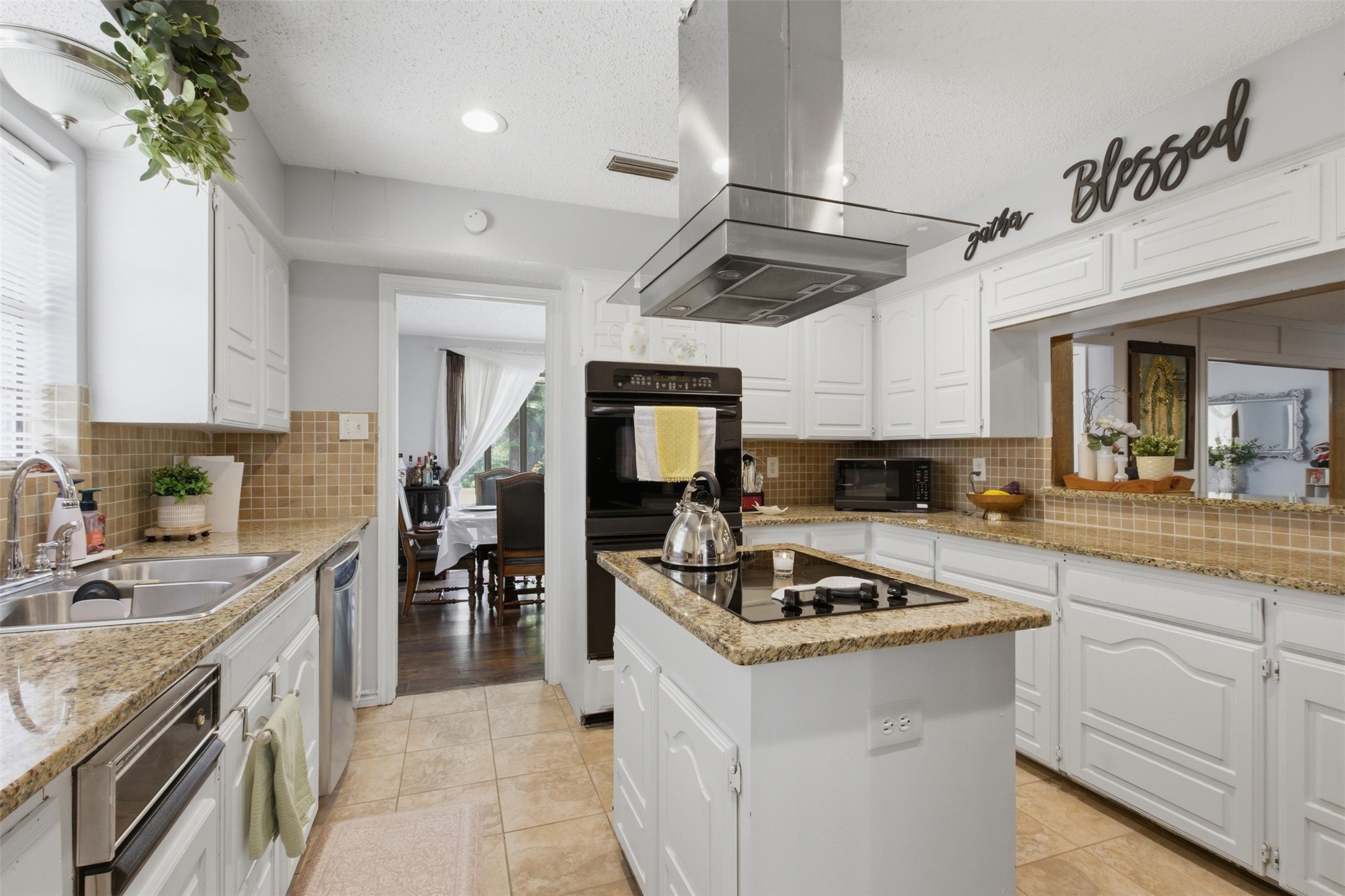 1933 Potter Lane Mesquite TX 75149