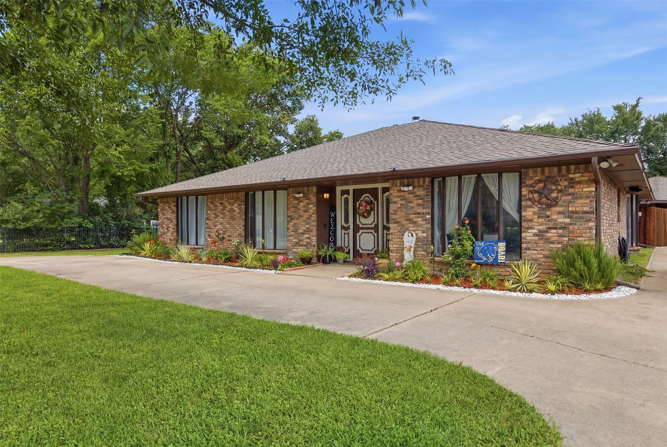 1933 Potter Lane Mesquite TX 75149