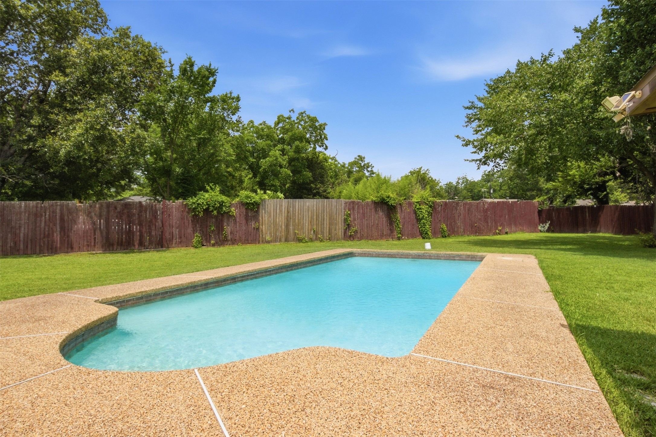 1933 Potter Lane Mesquite TX 75149
