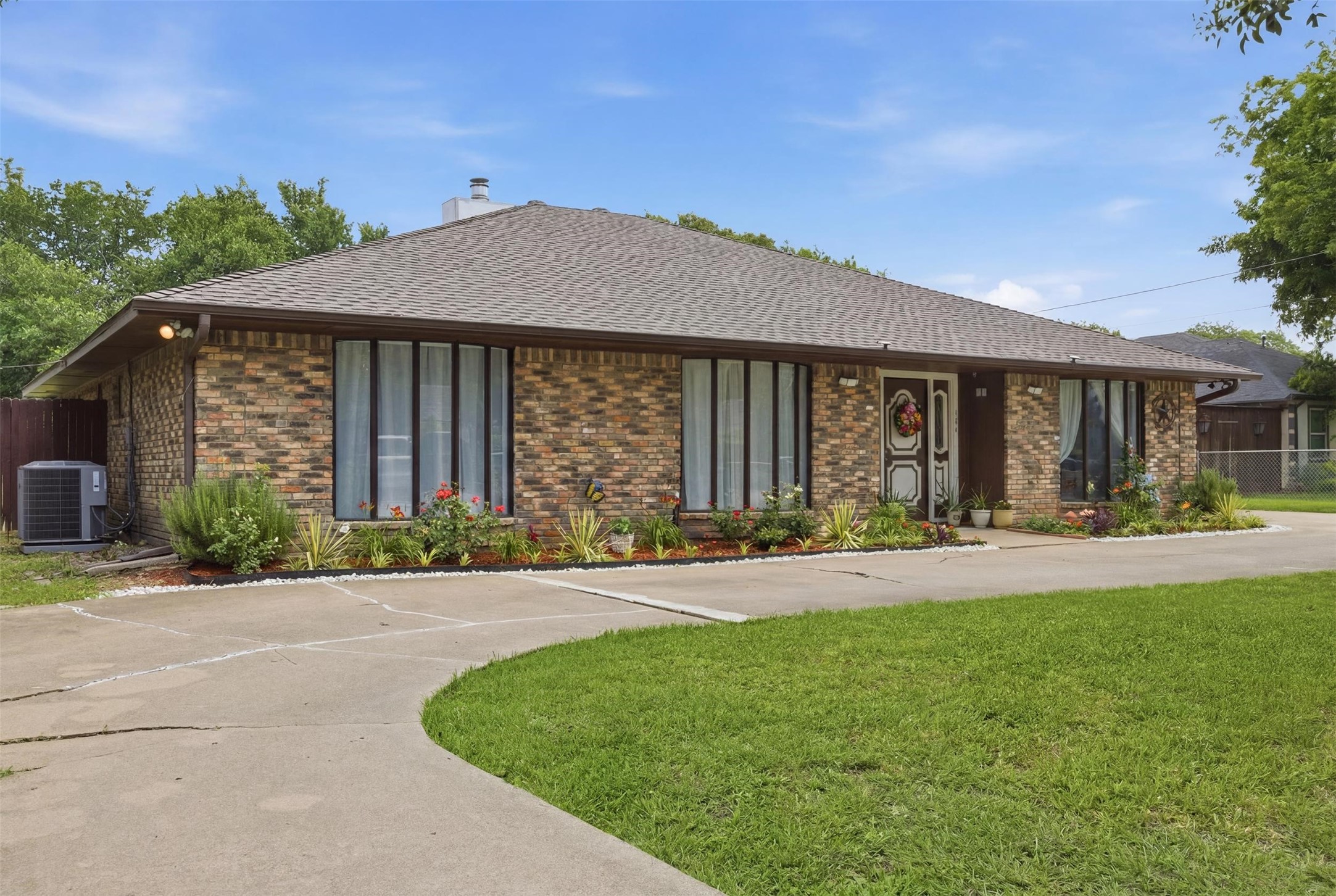 1933 Potter Lane Mesquite TX 75149