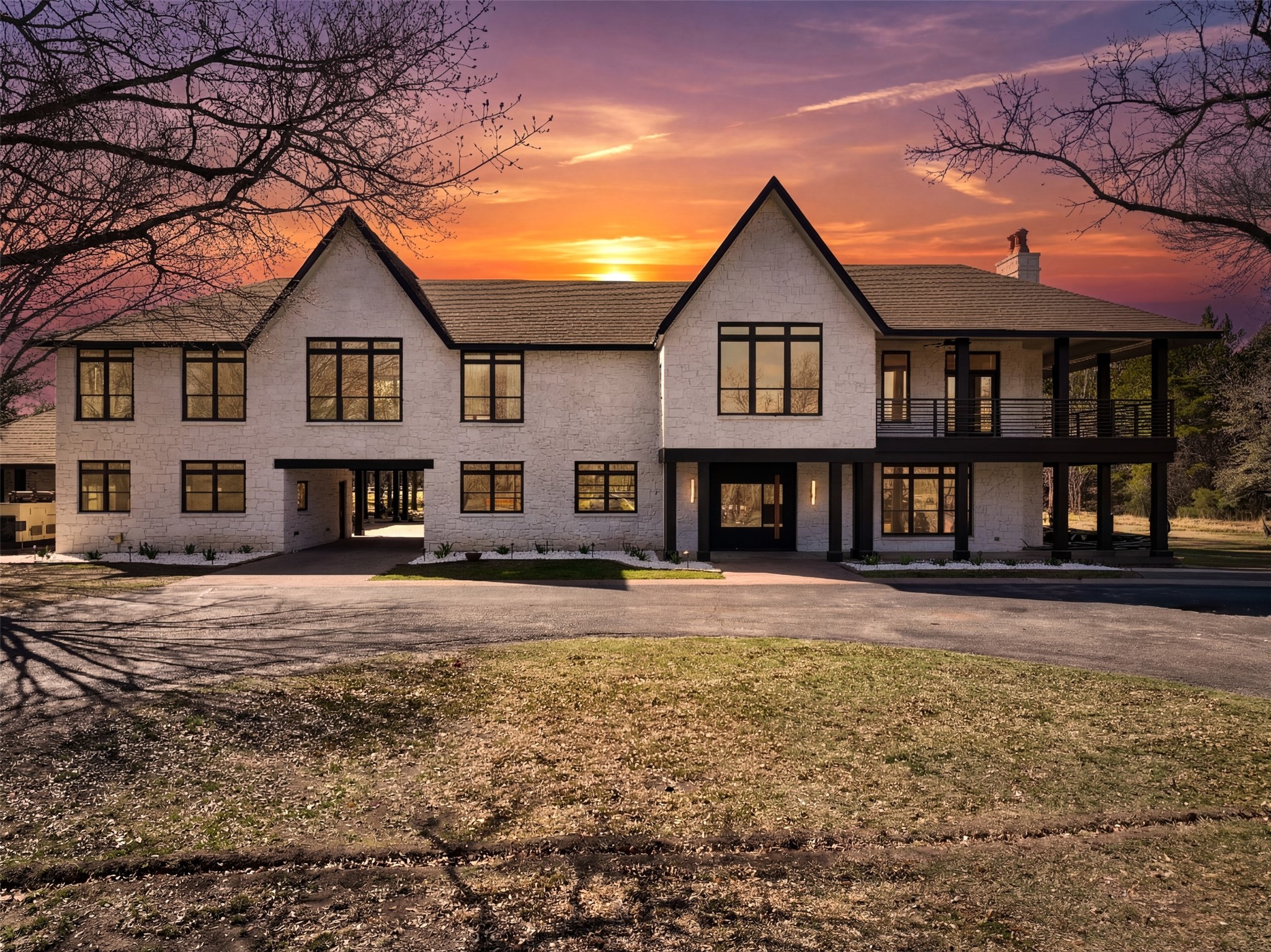 1000 W Wintergreen Road Desoto TX 75115