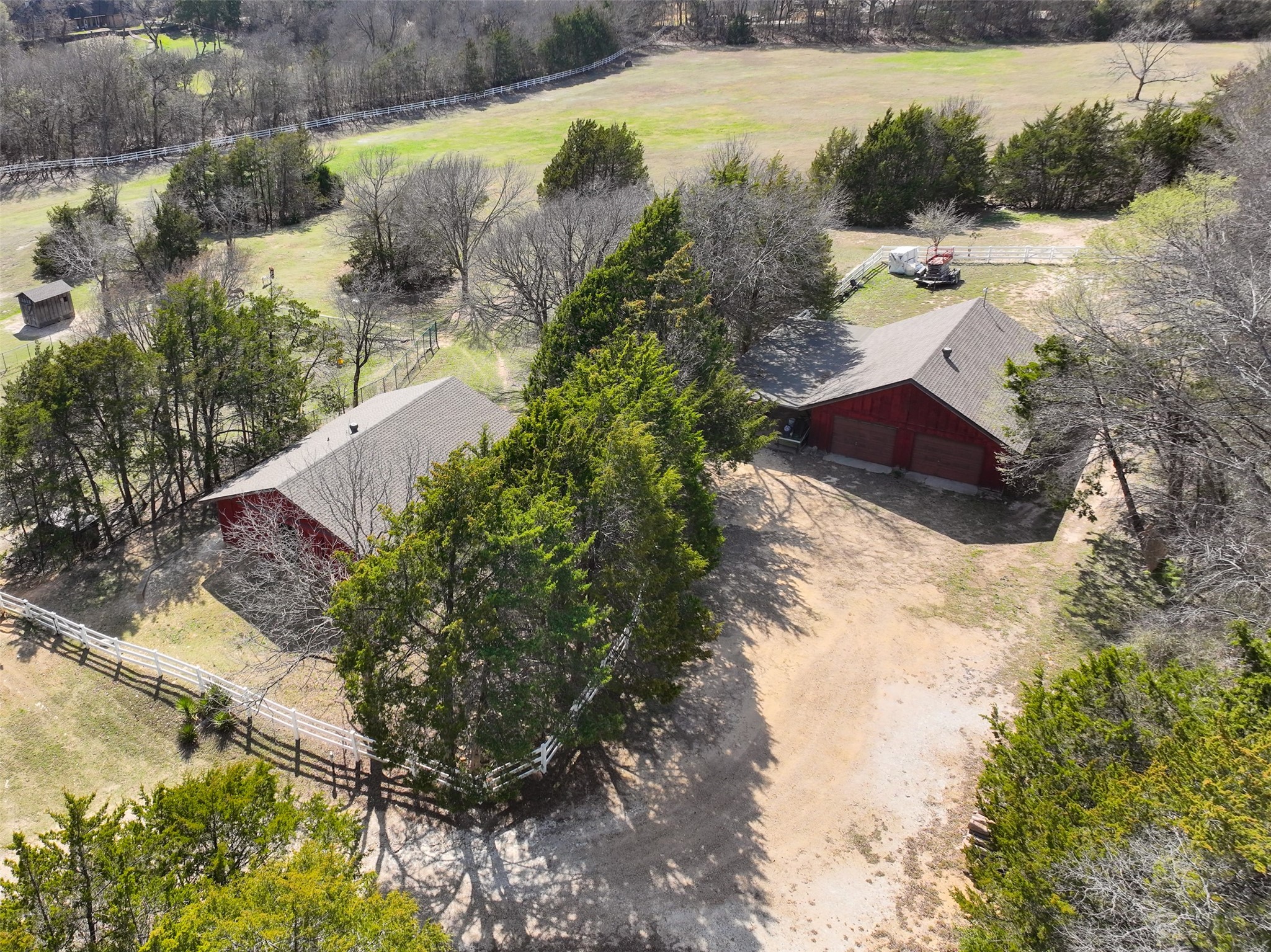 1000 W Wintergreen Road Desoto TX 75115