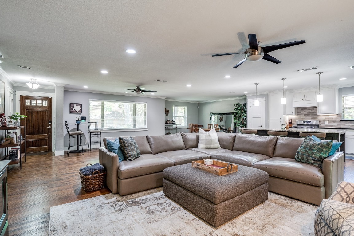 6185 Saratoga Circle Dallas TX 75214