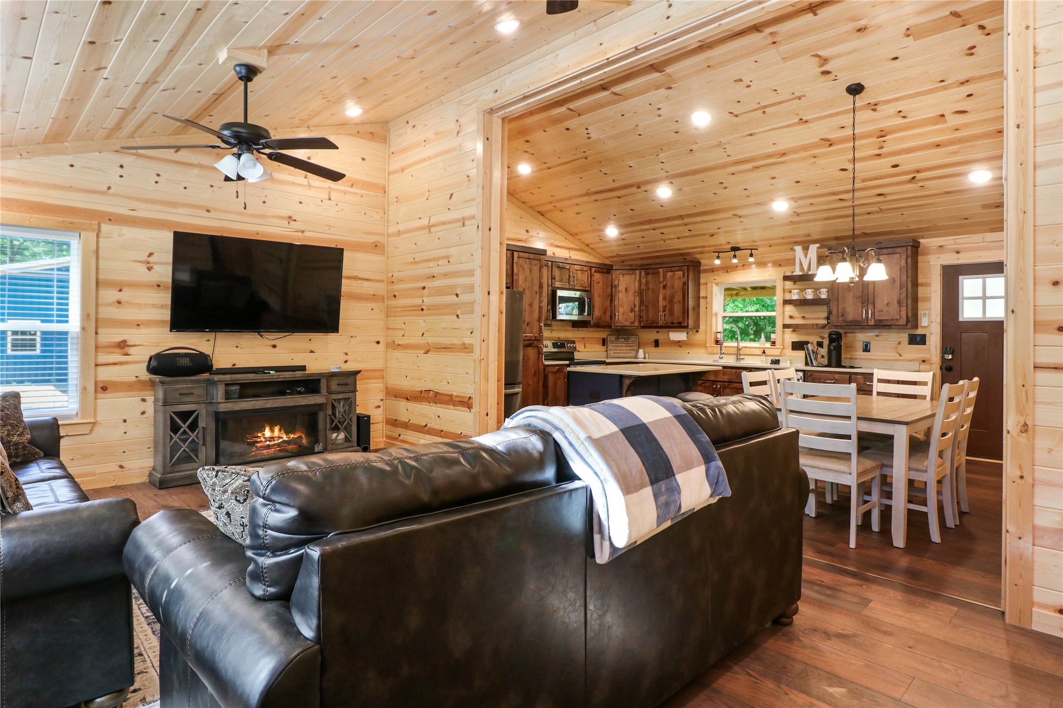 351 Private Road 6294 Palestine TX 75801