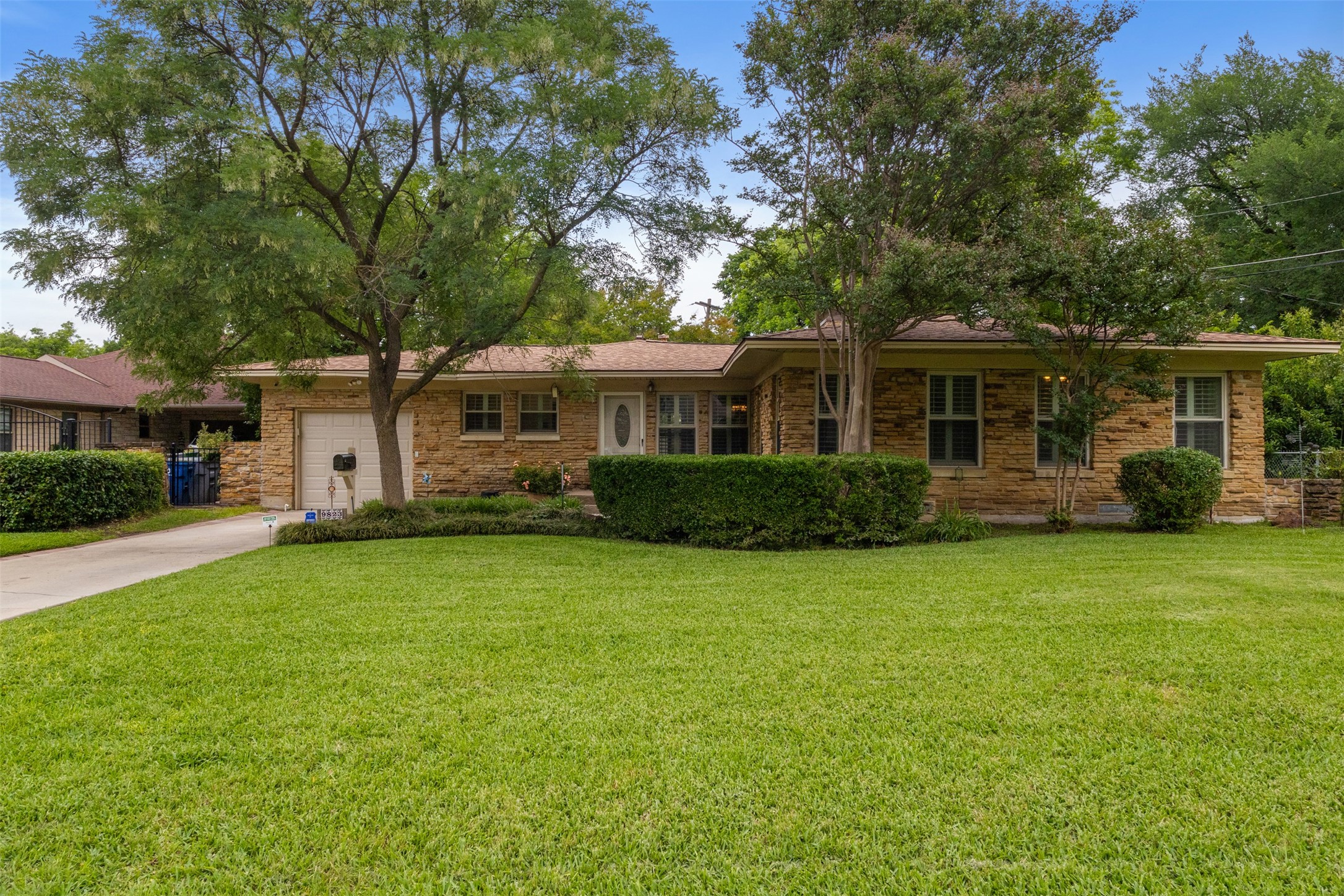 9823 Limerick Drive Dallas TX 75218