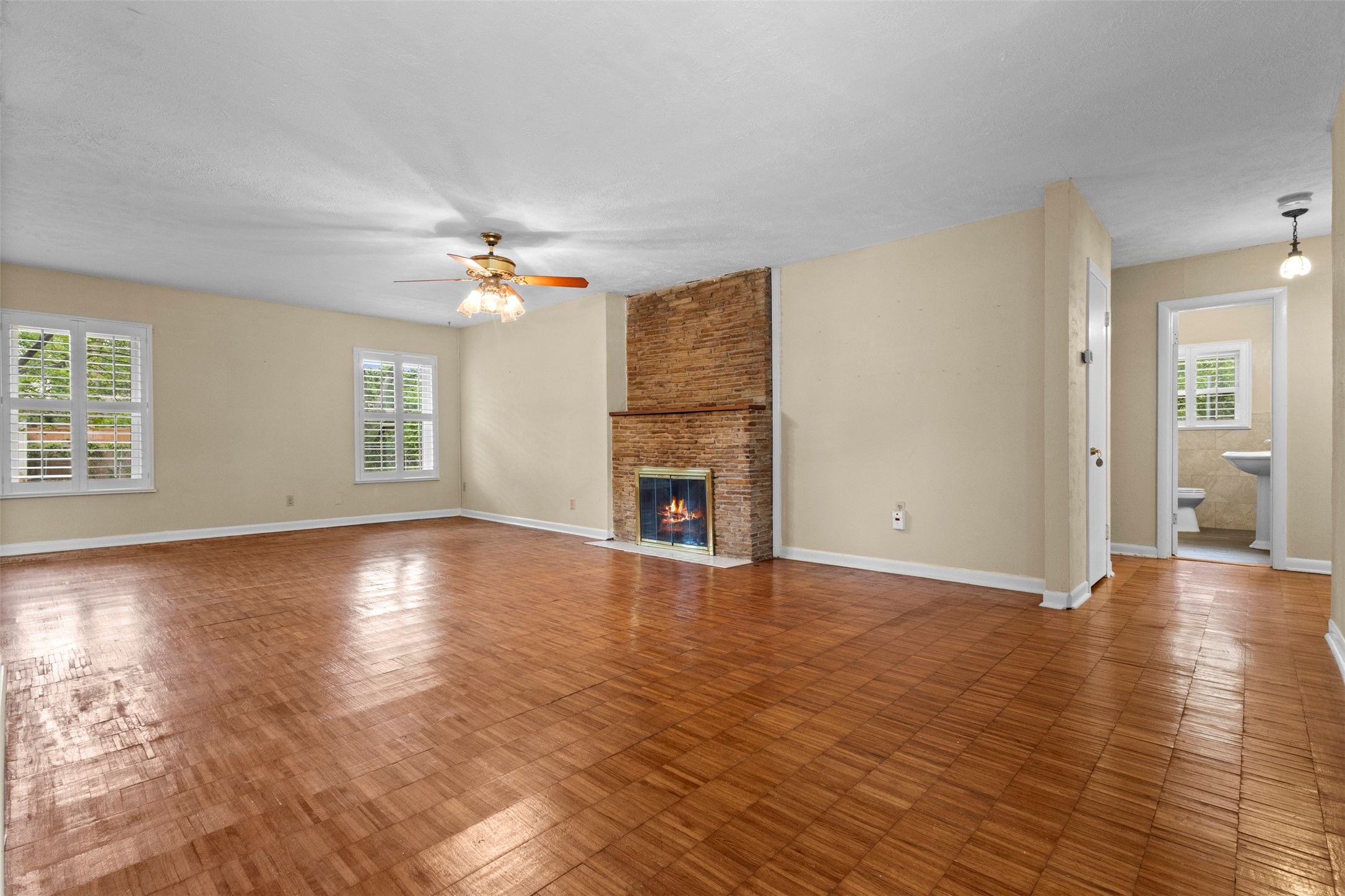 9823 Limerick Drive Dallas TX 75218