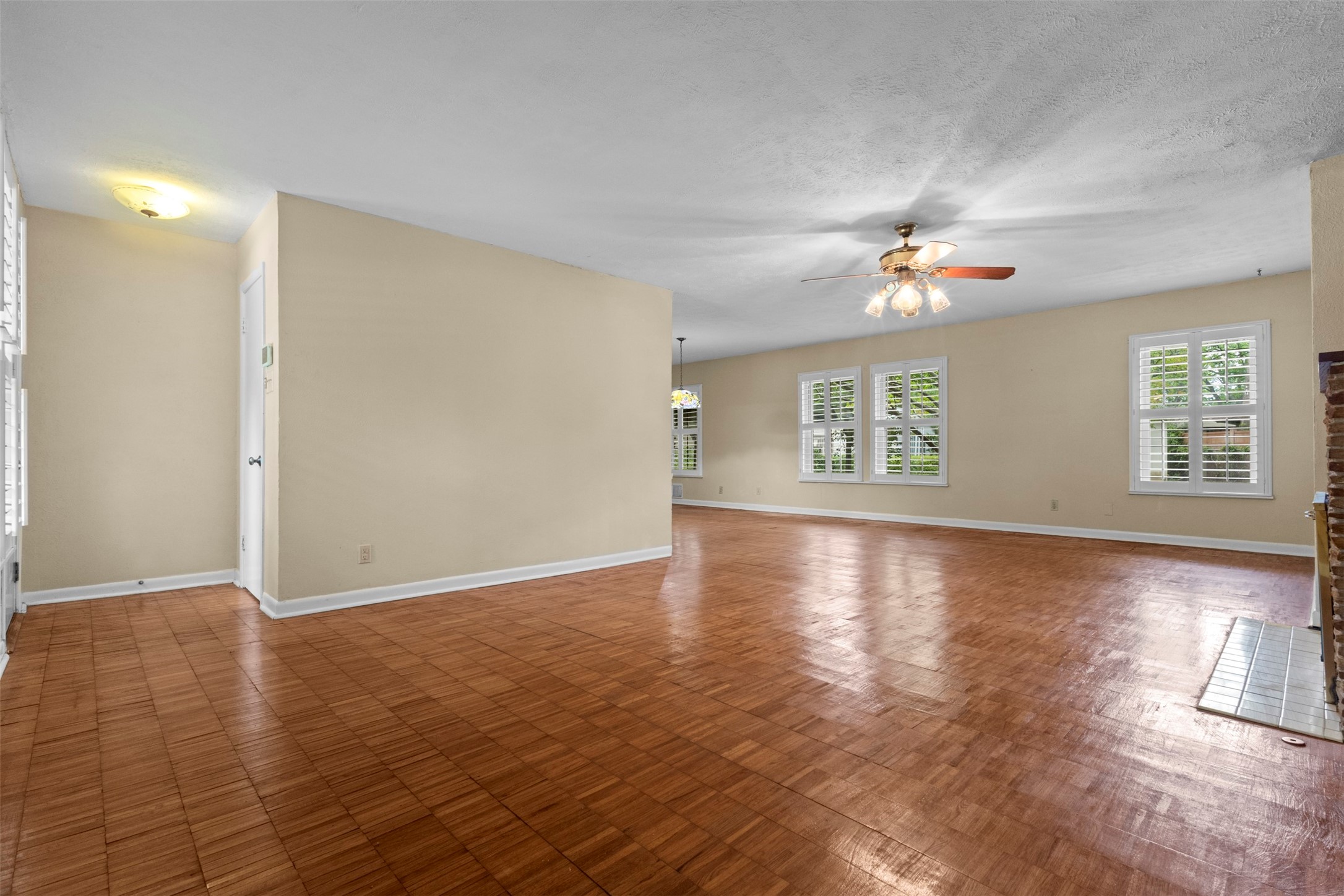 9823 Limerick Drive Dallas TX 75218