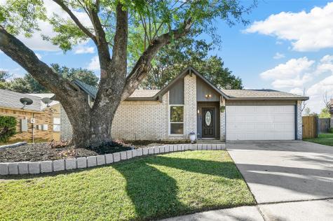 2644 Castanada Circle Fort Worth TX 76112