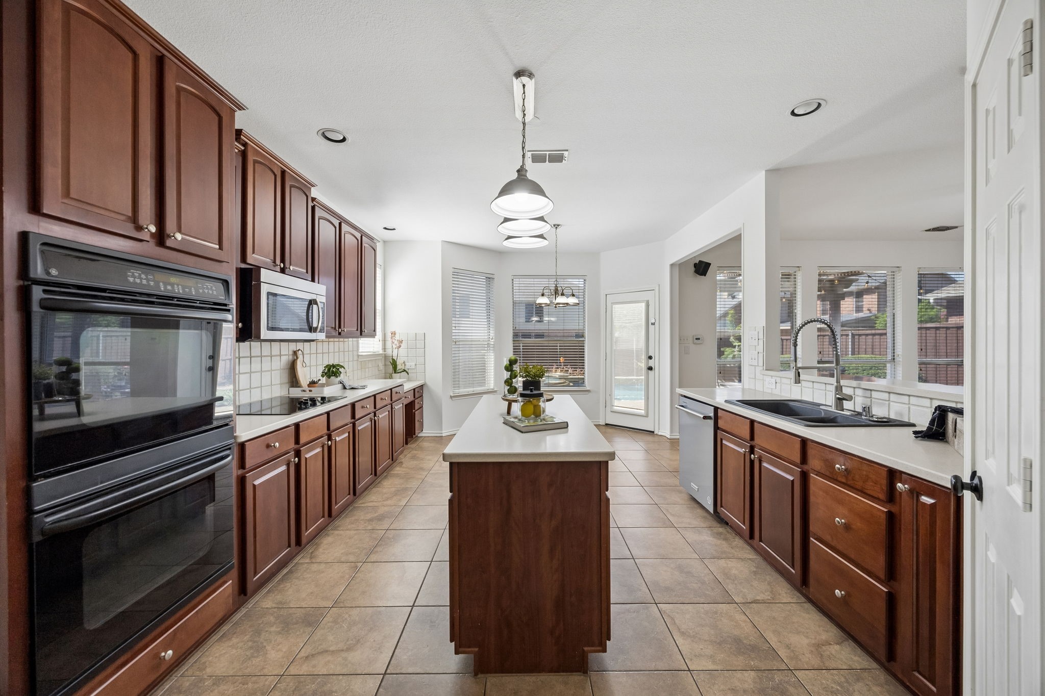 2504 Heather Glen Drive Plano TX 75025
