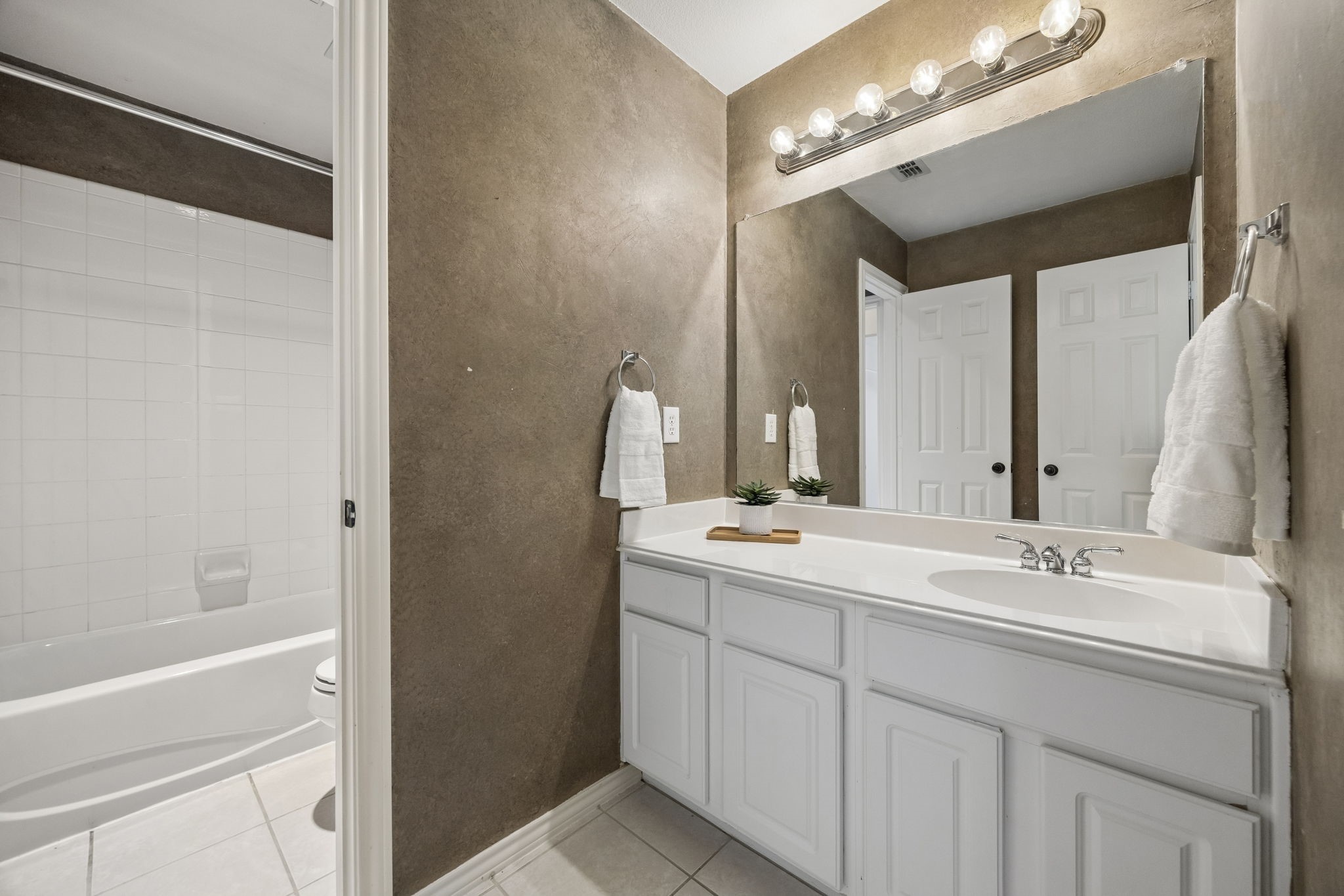 2504 Heather Glen Drive Plano TX 75025