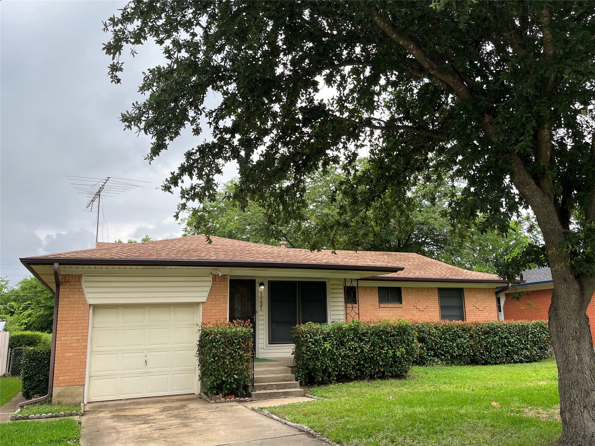 1731 Buena Vista Street Mesquite TX 75149