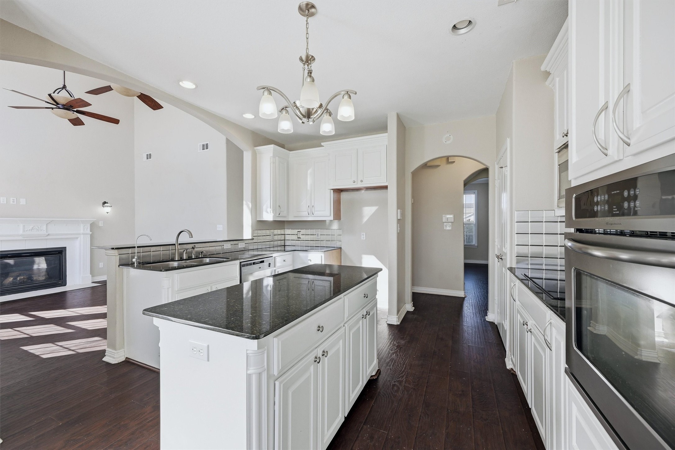 1419 N Grand Avenue Sherman TX 75090