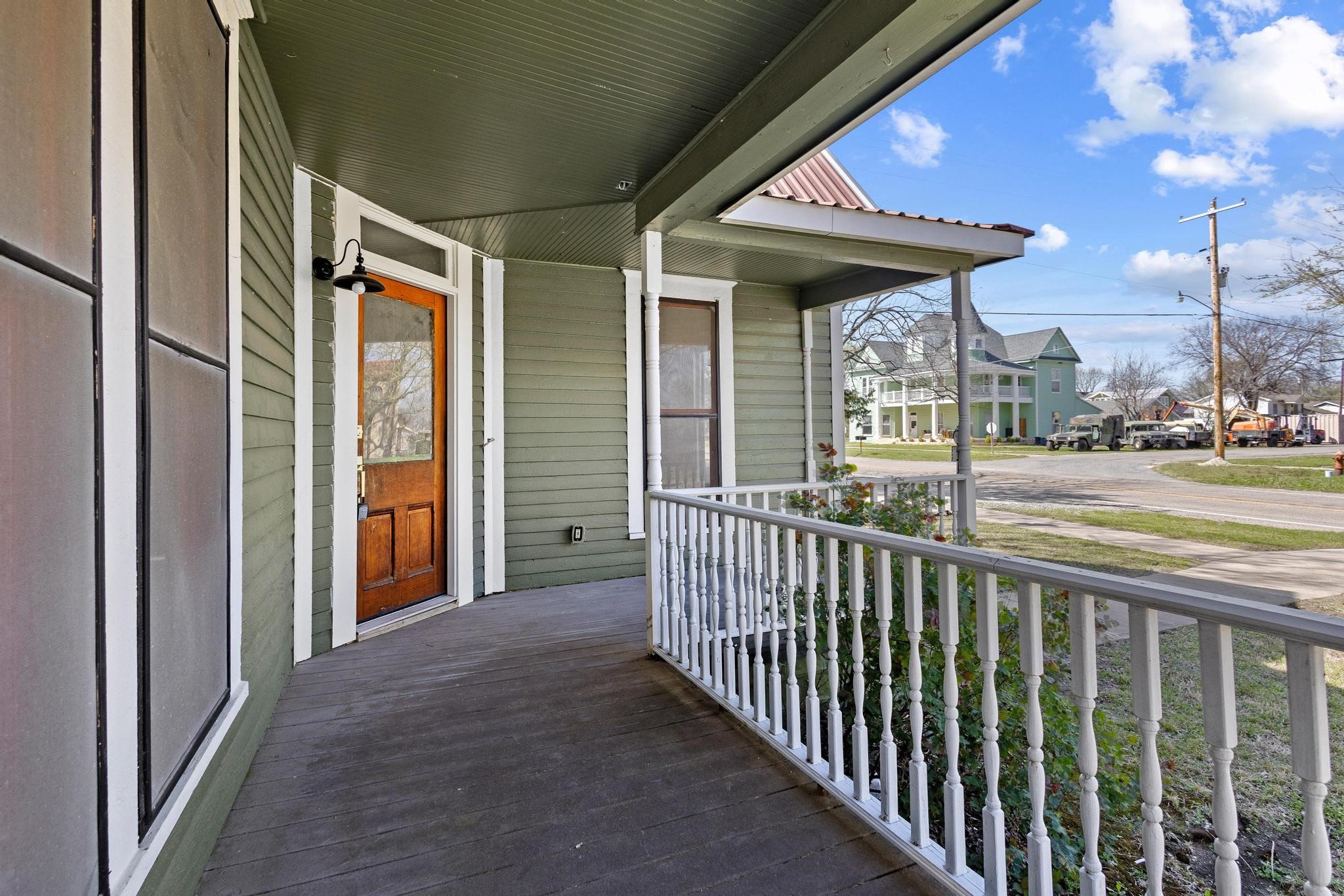 331 W Grand Street Whitewright TX 75491