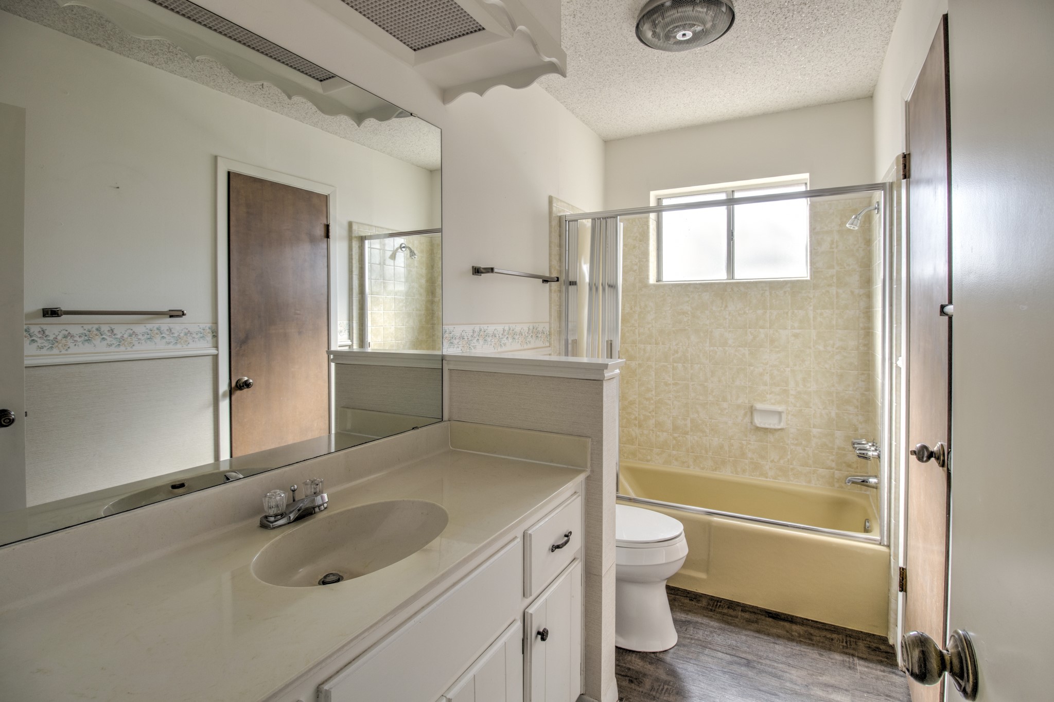 207 Kiowa Drive W Lake Kiowa TX 76240