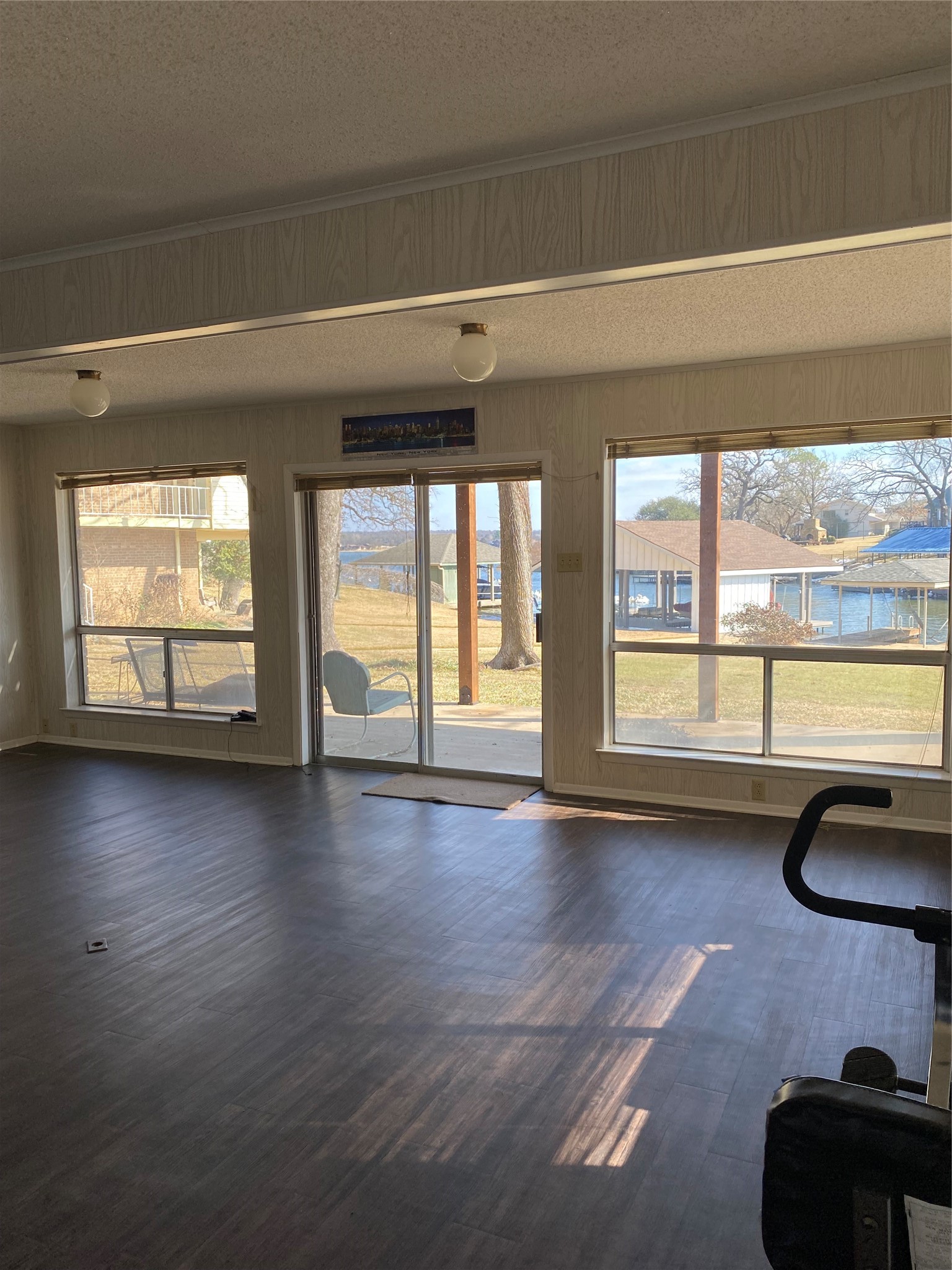 207 Kiowa Drive W Lake Kiowa TX 76240