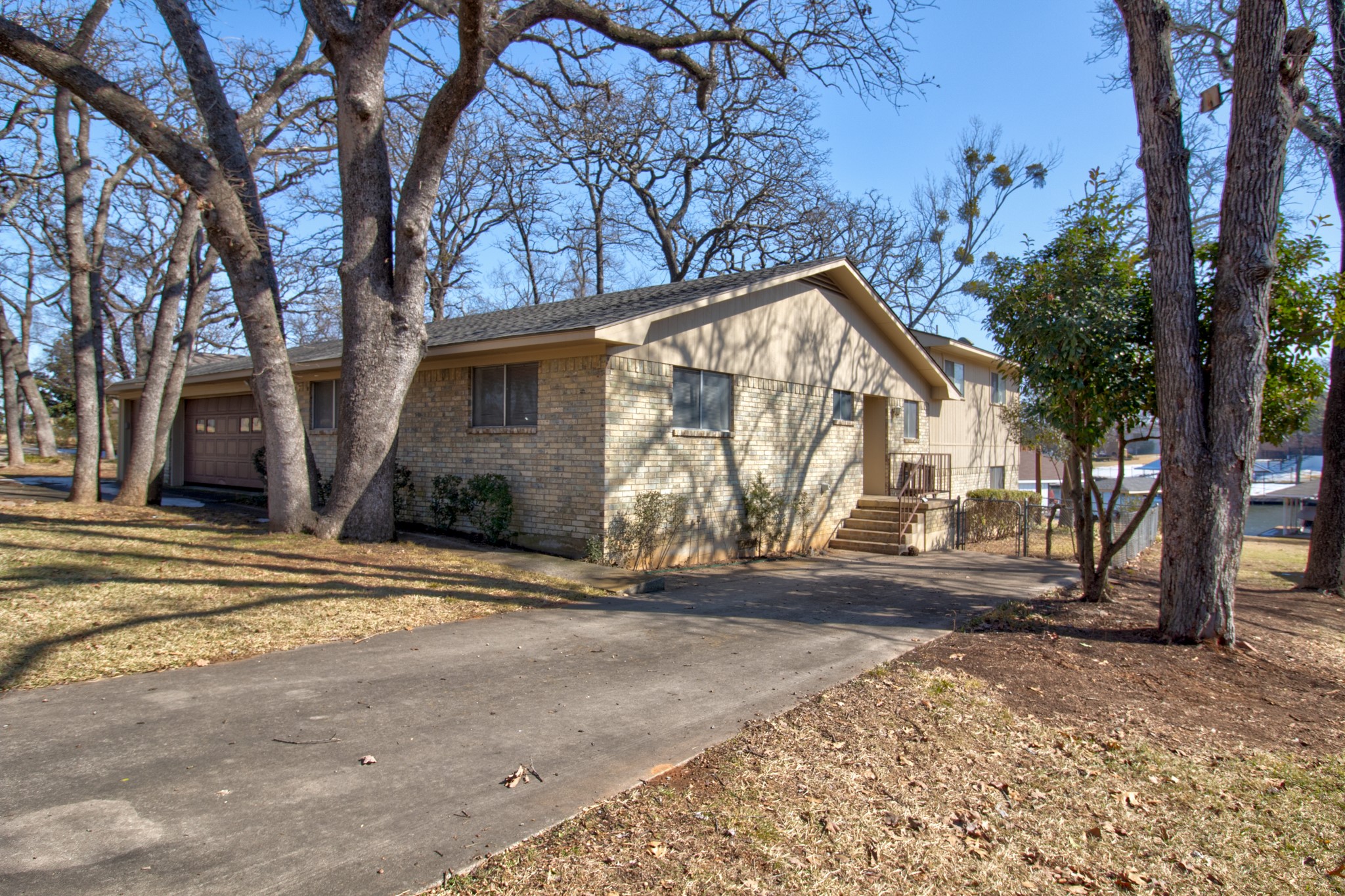 207 Kiowa Drive W Lake Kiowa TX 76240