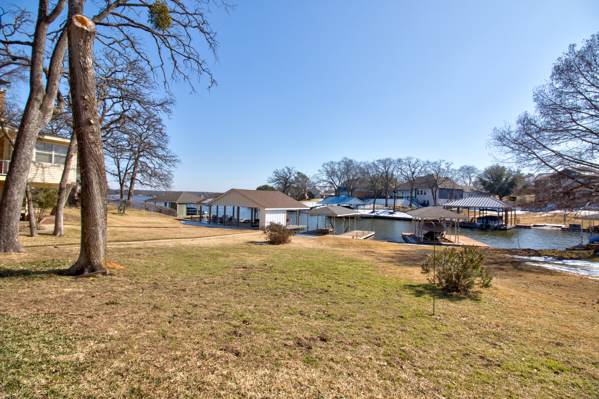 207 Kiowa Drive W Lake Kiowa TX 76240