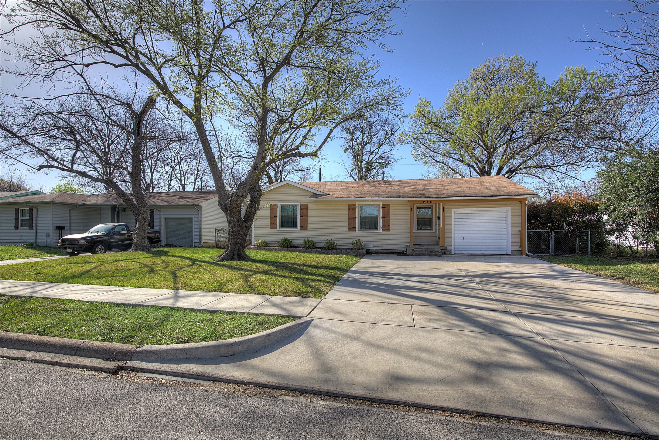 210 E Daugherty Drive Garland TX 75041