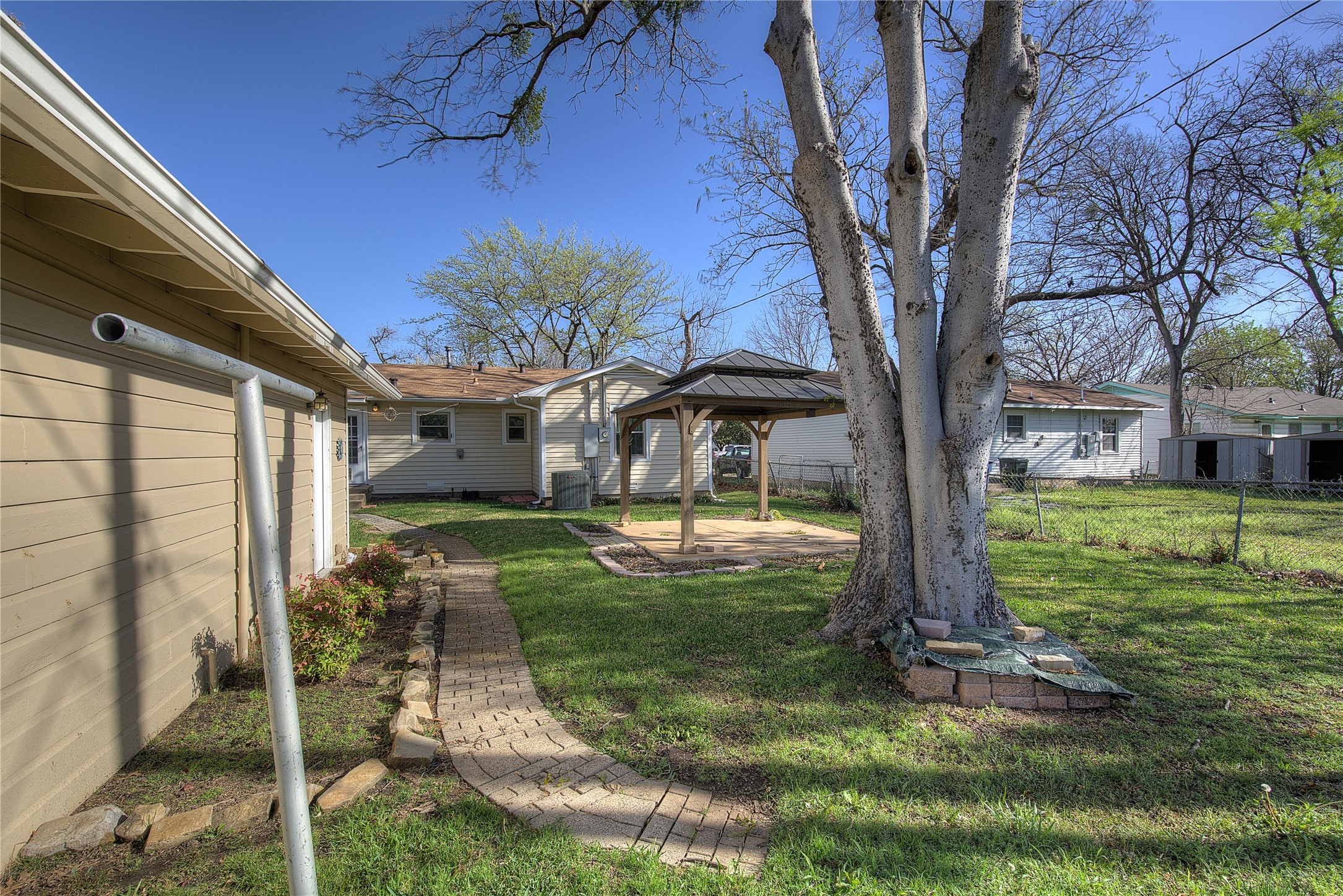 210 E Daugherty Drive Garland TX 75041