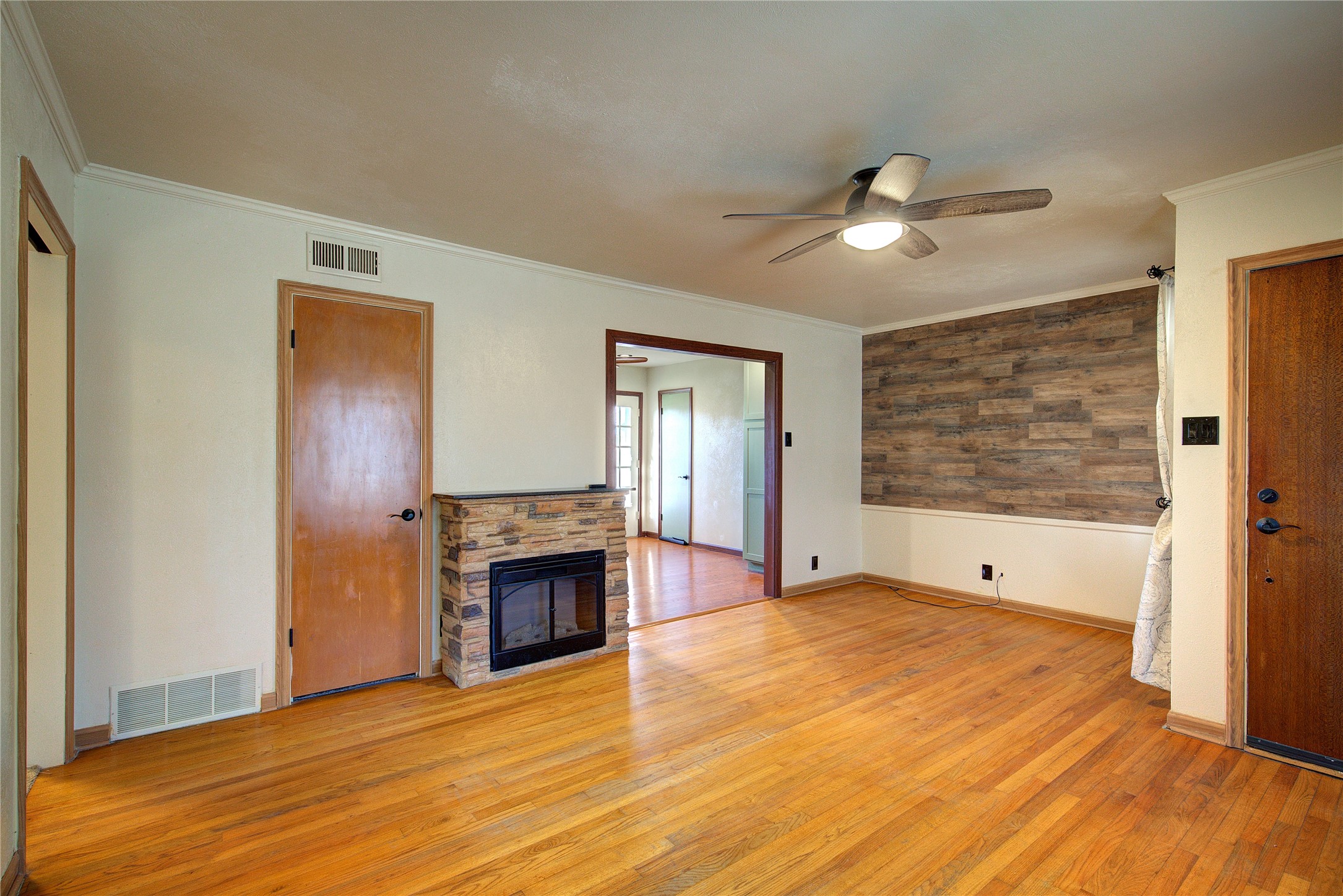 210 E Daugherty Drive Garland TX 75041
