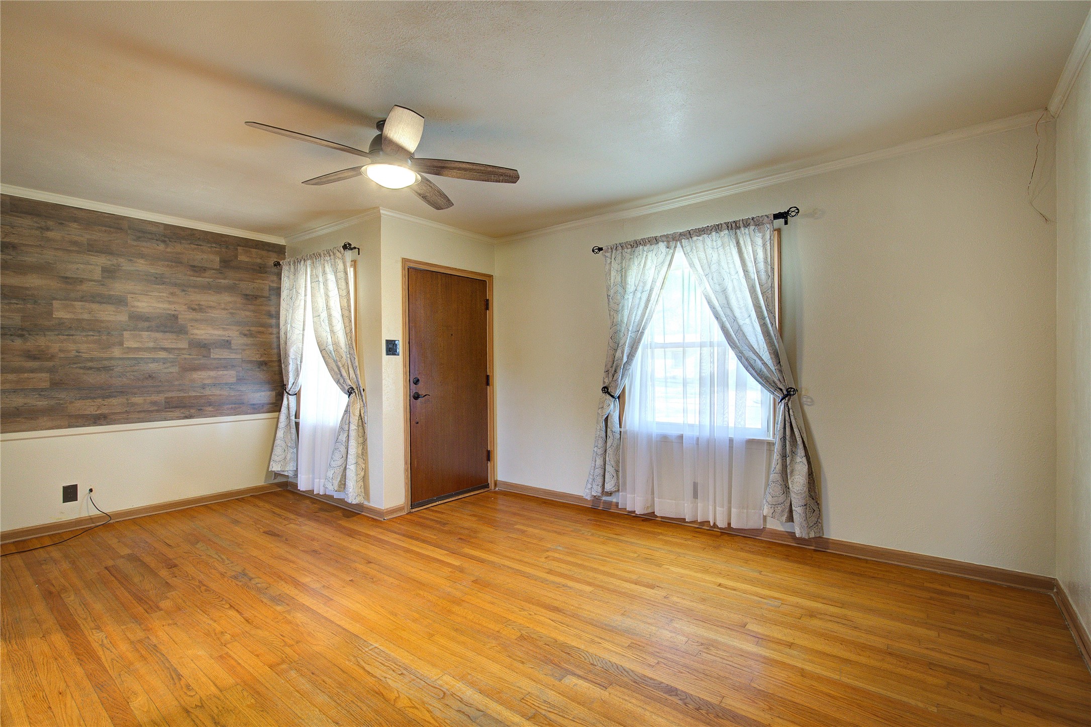 210 E Daugherty Drive Garland TX 75041