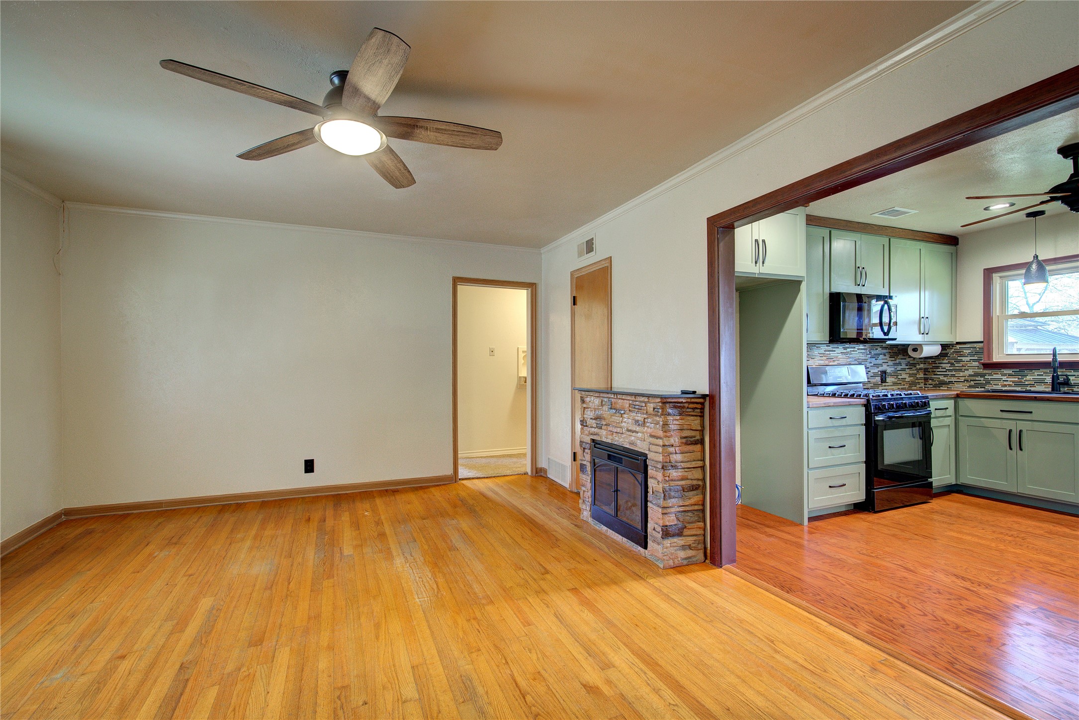 210 E Daugherty Drive Garland TX 75041