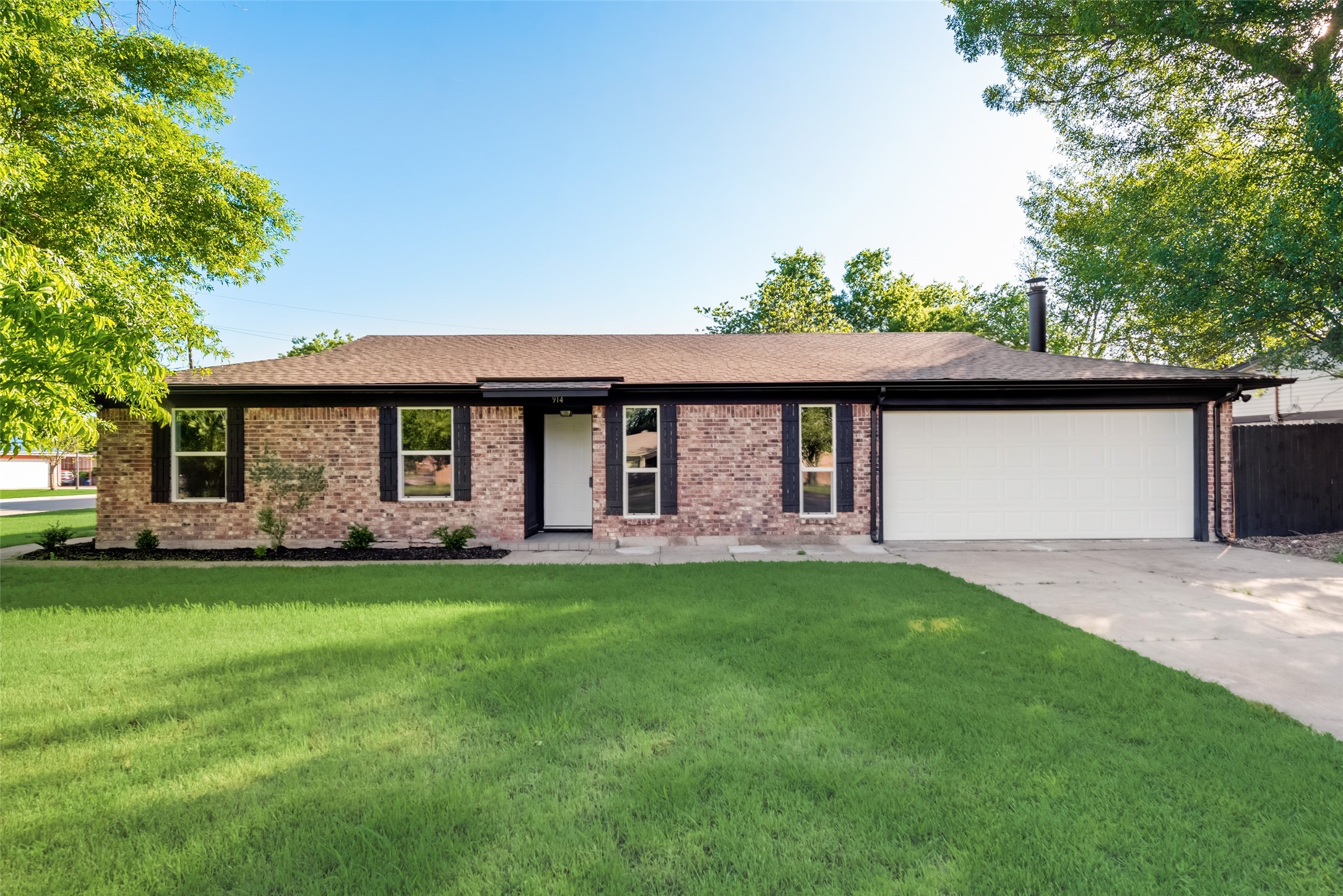 914 Childers Avenue Benbrook TX 76126