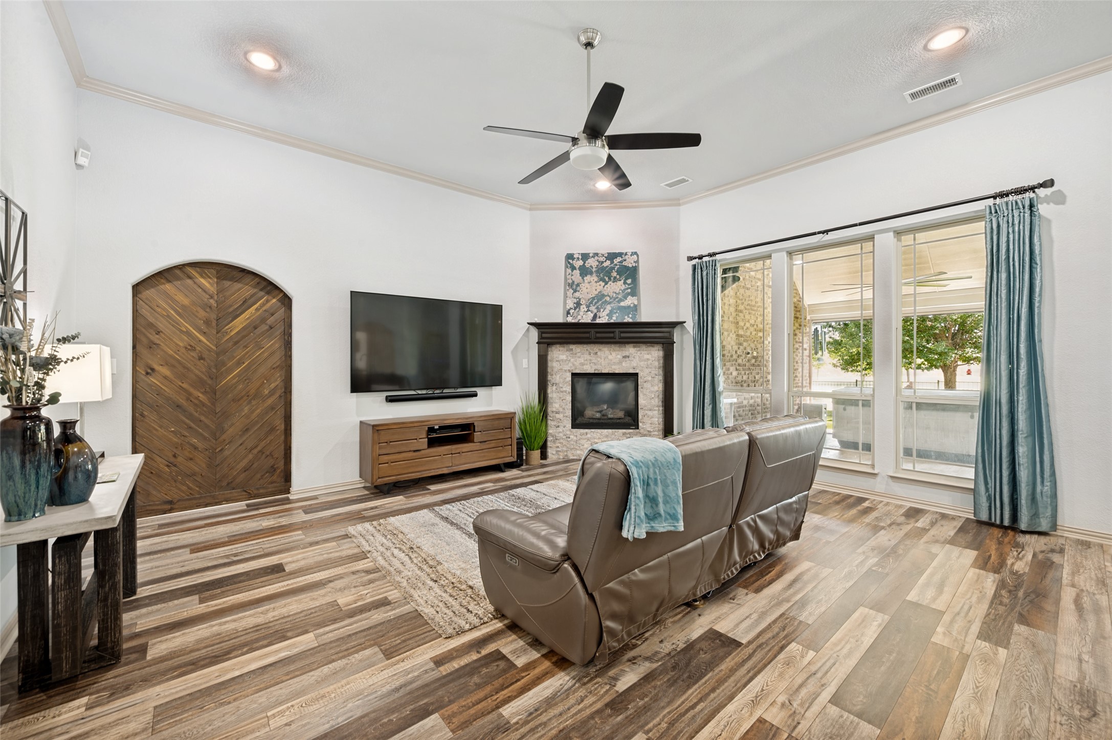 191 Las Colinas Trail Cross Roads TX 76227