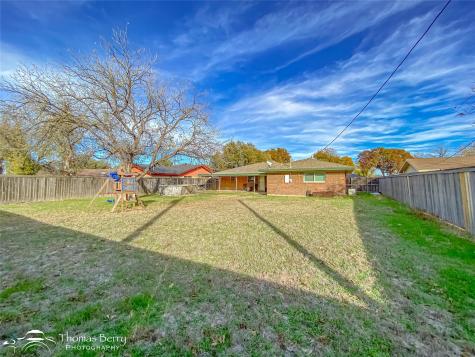 1104 Hickory Street Roscoe TX 79545