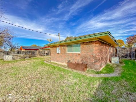 1104 Hickory Street Roscoe TX 79545