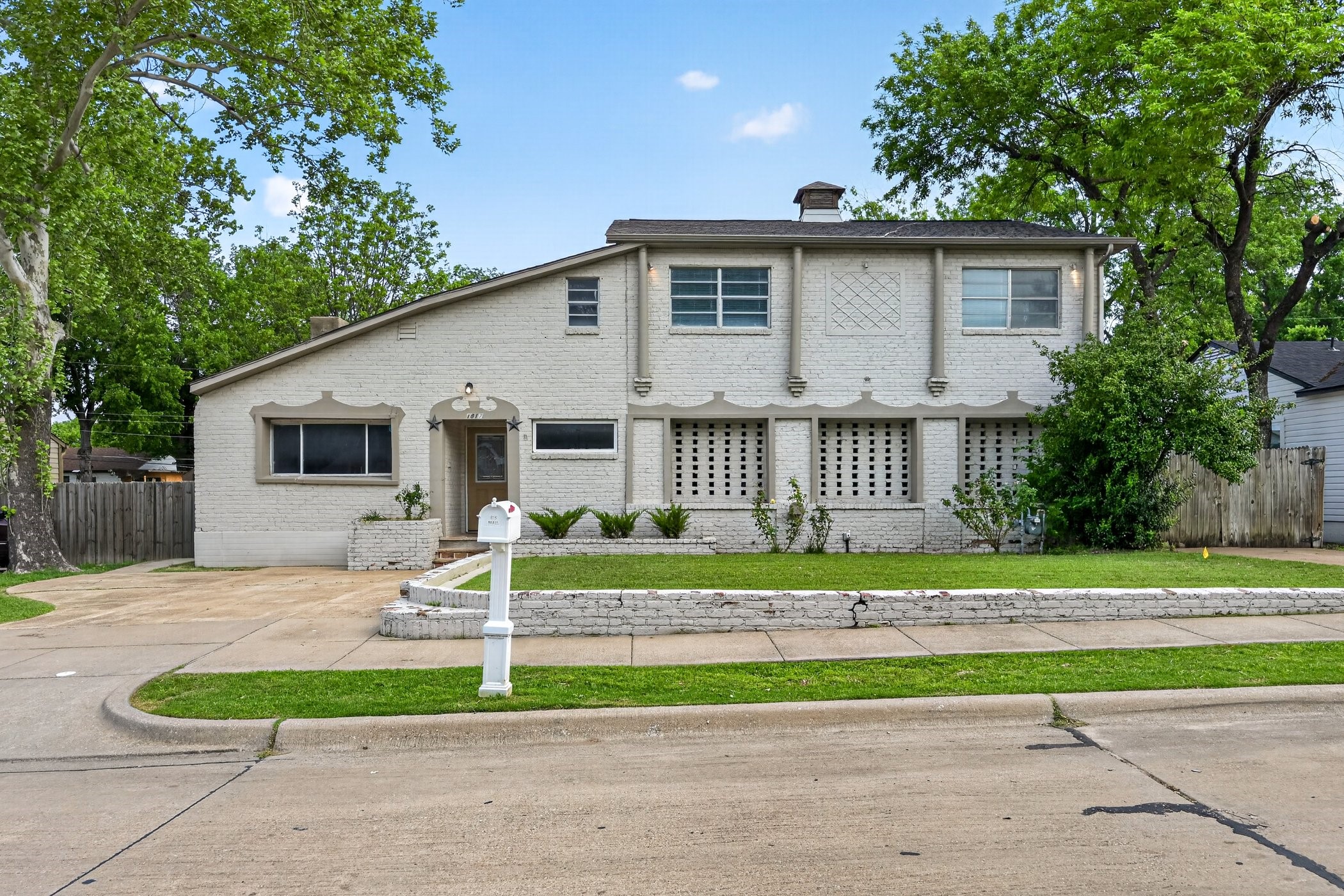 1817 Ruth Street Arlington TX 76010