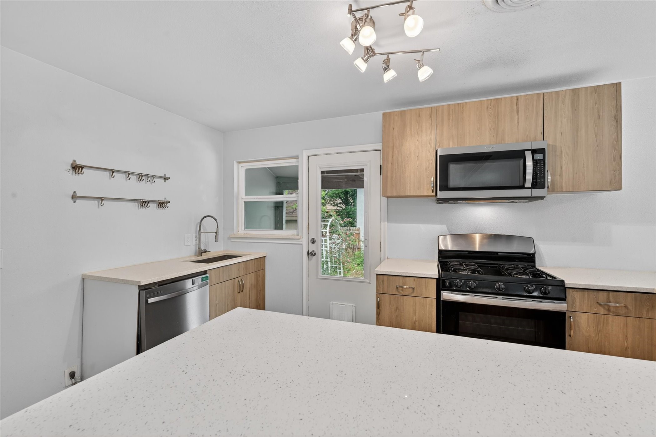 1817 Ruth Street Arlington TX 76010