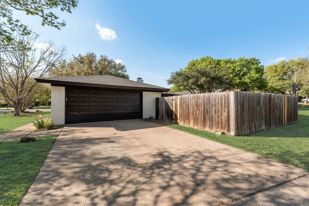 905 Colonial Cleburne TX 76033