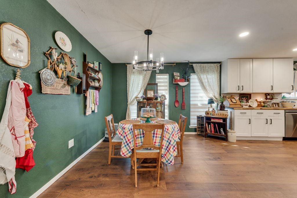 905 Colonial Cleburne TX 76033