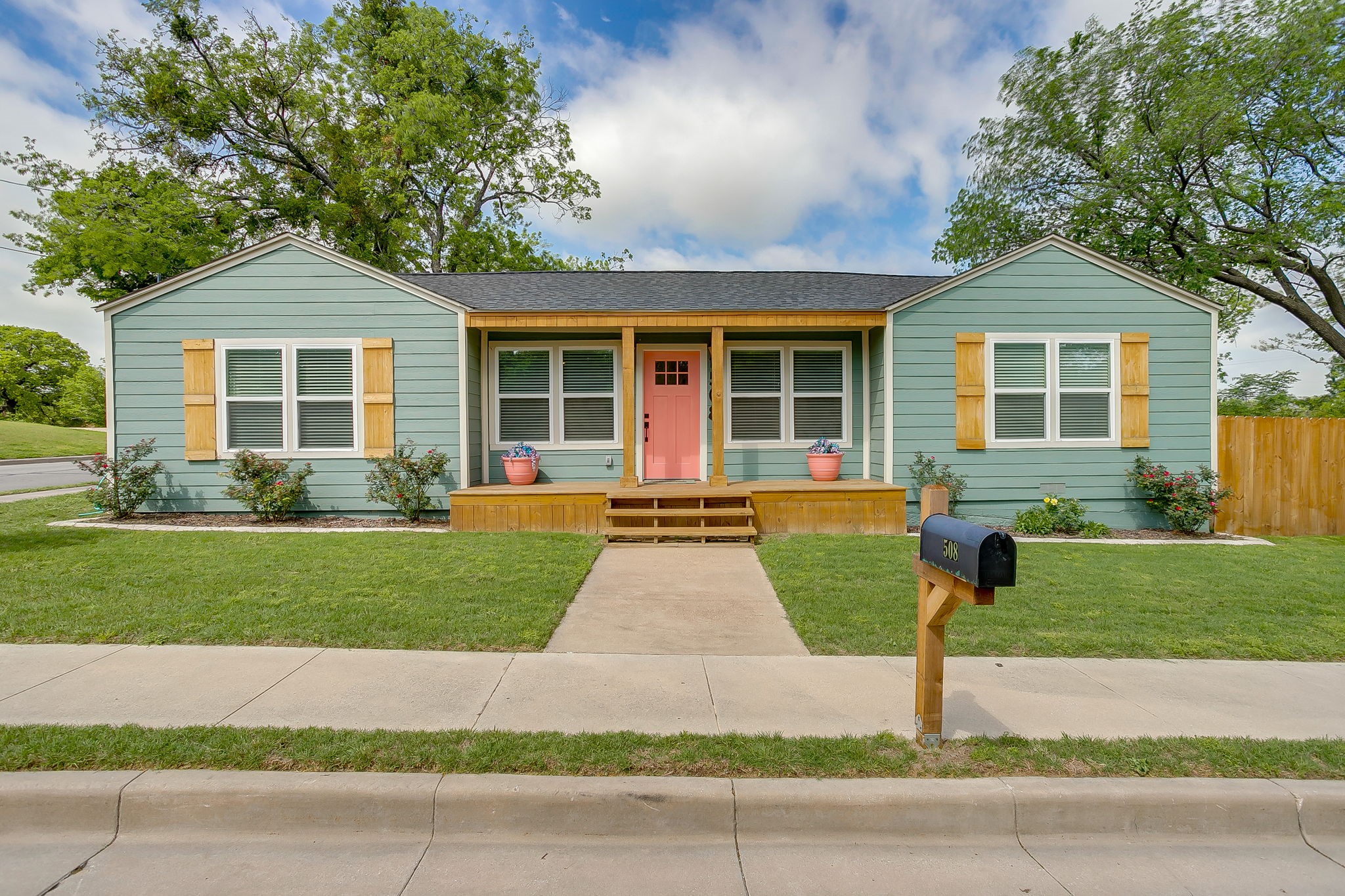 508 S Elm Street Weatherford TX 76086