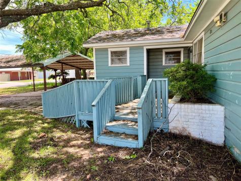 200 Dallas Street Nocona TX 76255