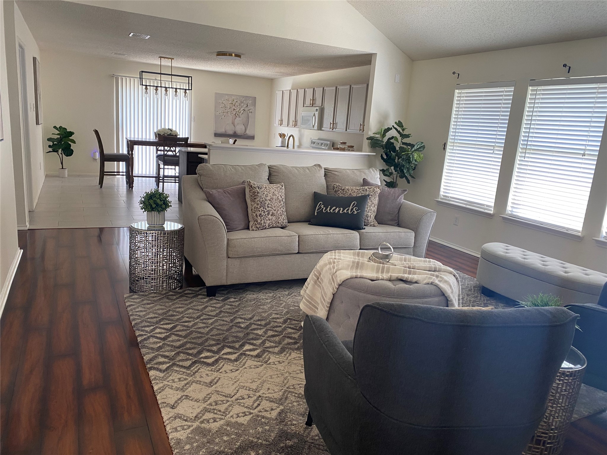 5534 Mandarin Way Dallas TX 75249
