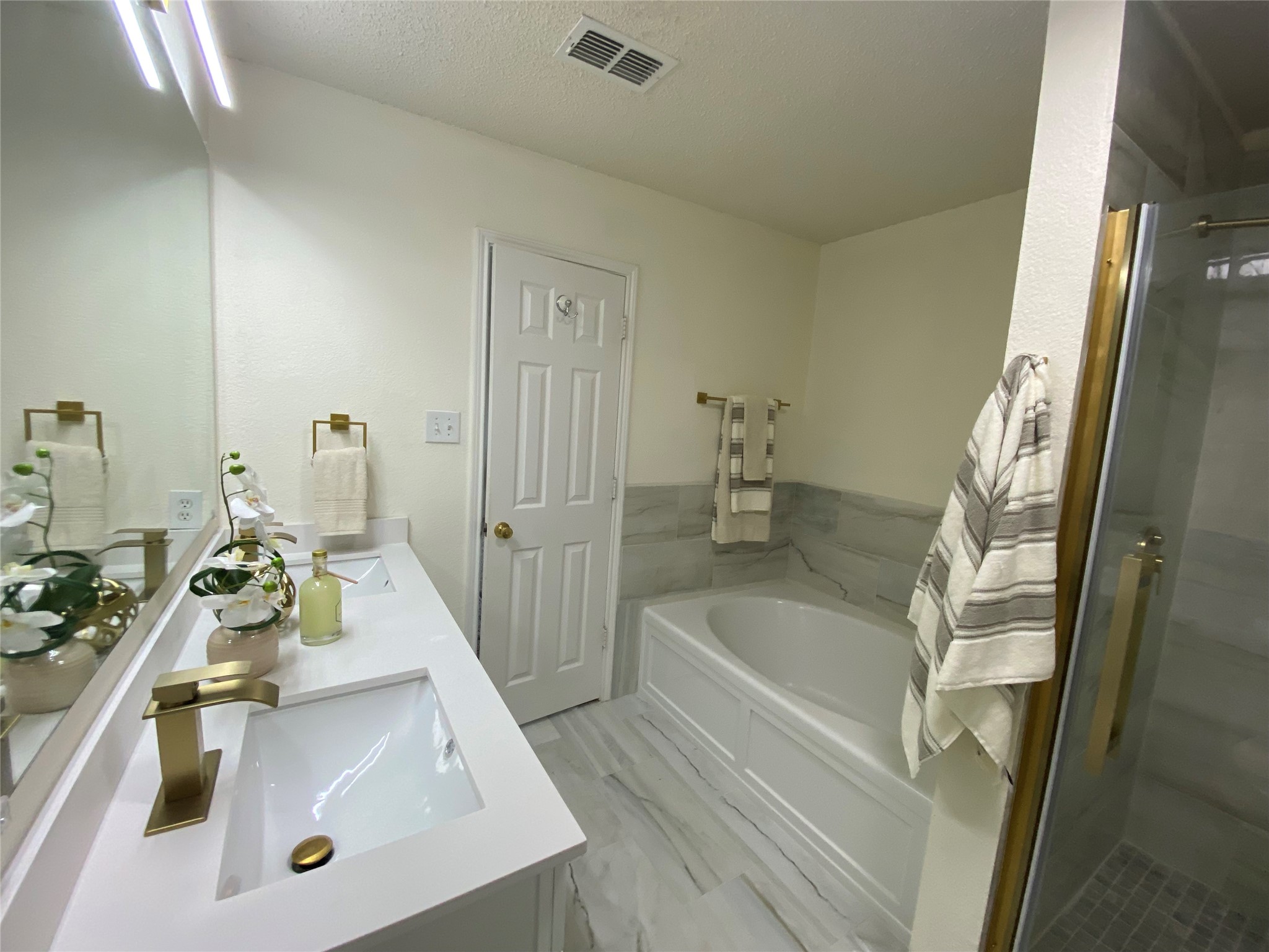 5534 Mandarin Way Dallas TX 75249