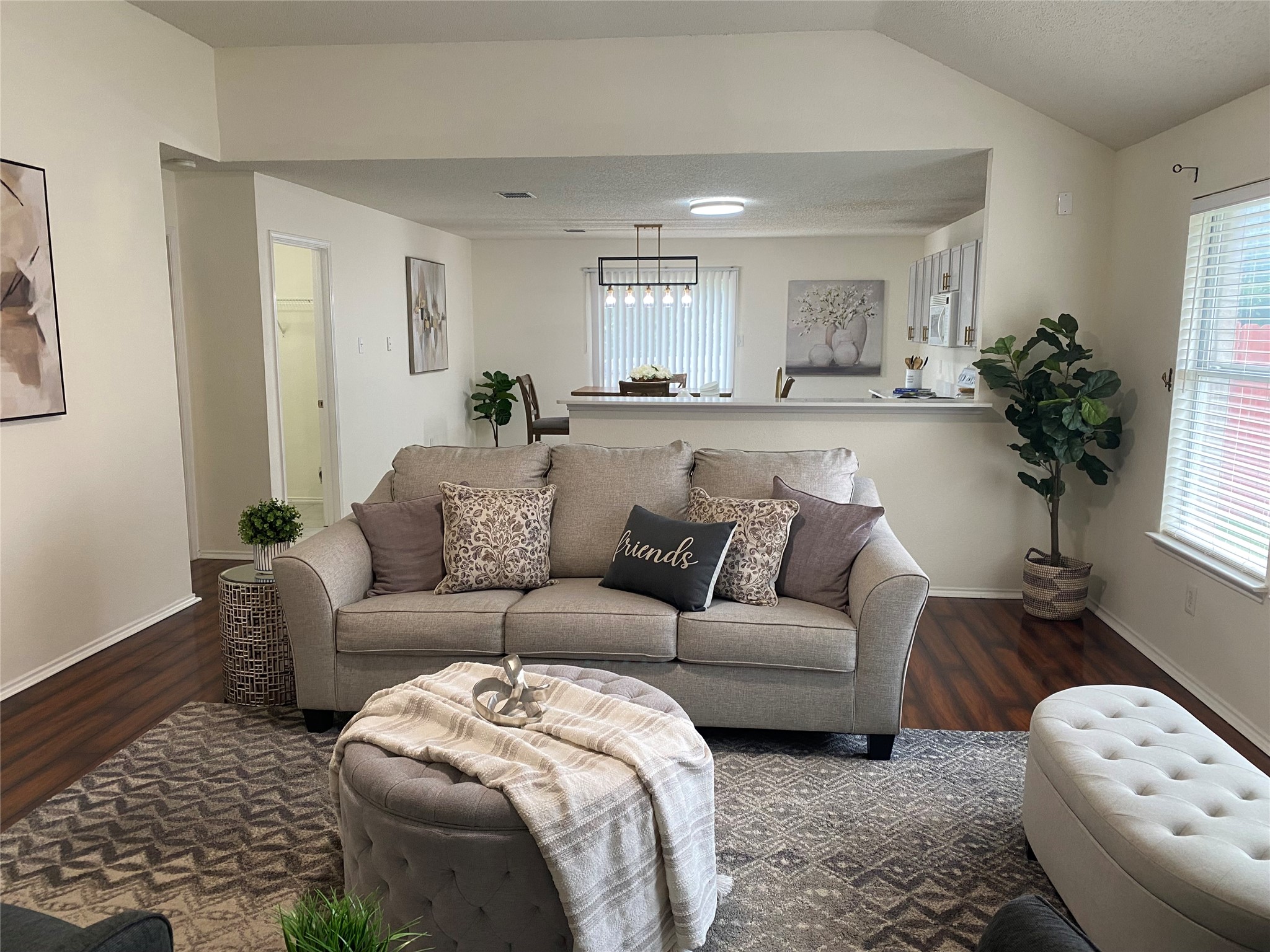 5534 Mandarin Way Dallas TX 75249