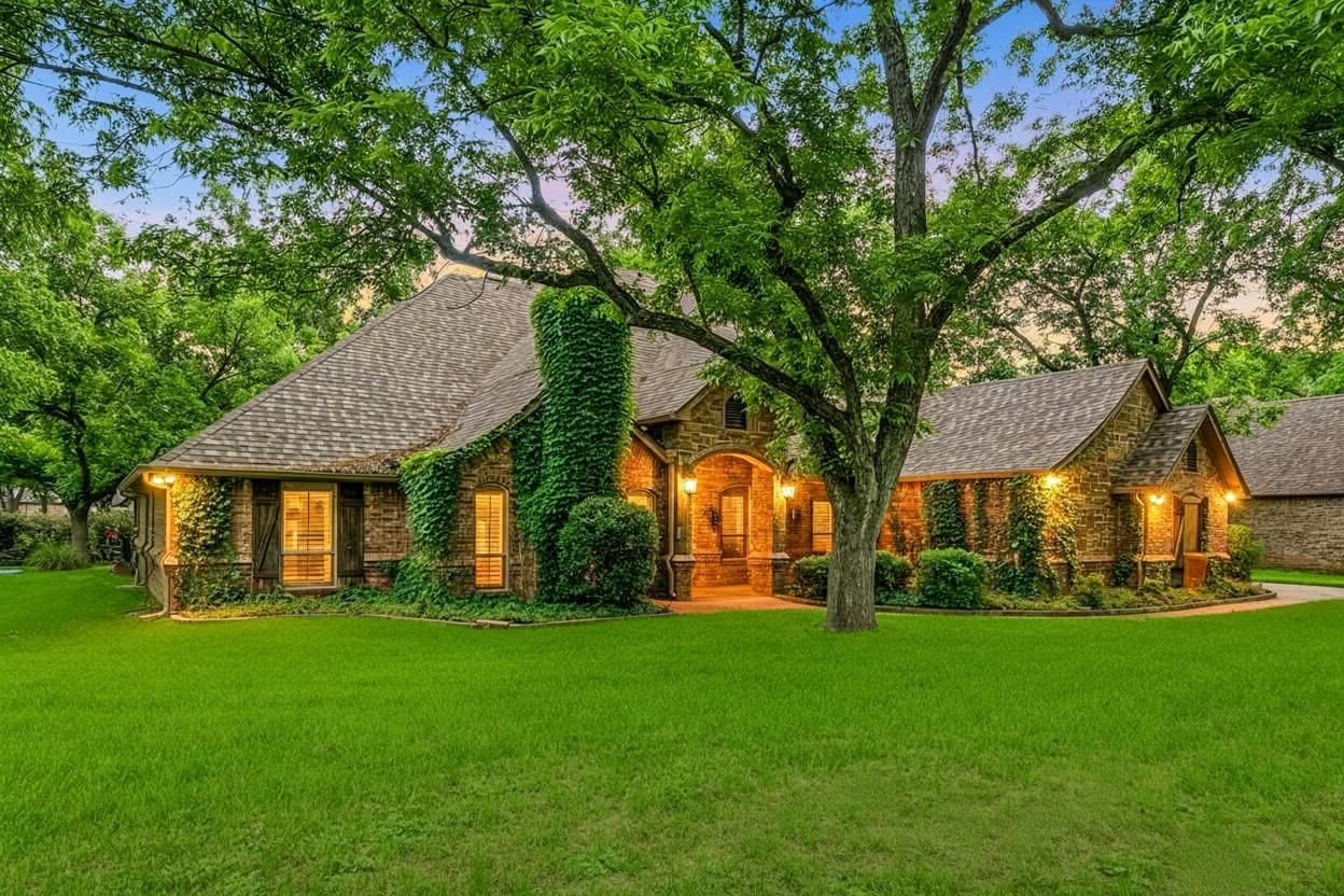 8753 S Monticello Circle Granbury TX 76049