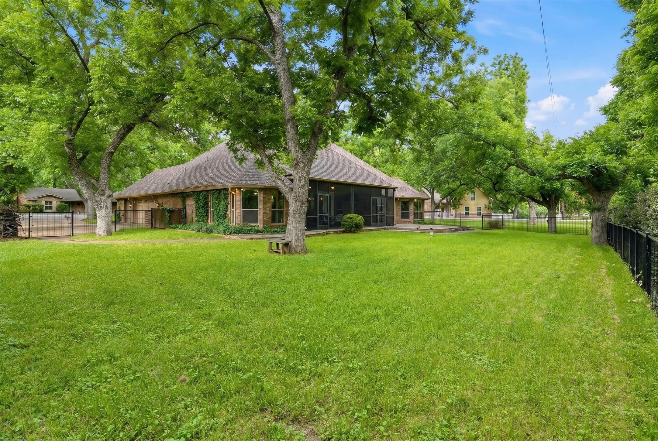 8753 S Monticello Circle Granbury TX 76049